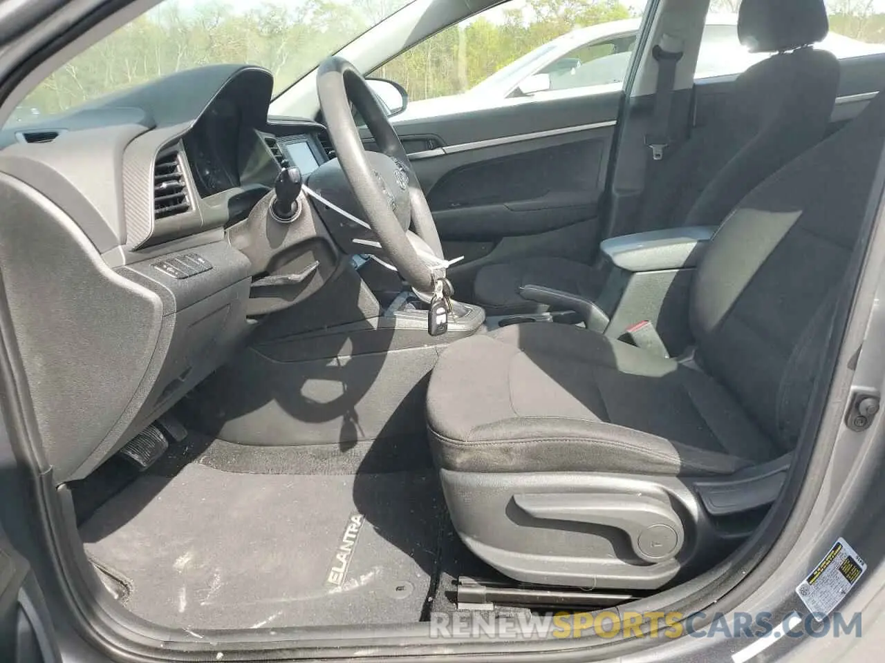 7 fotografías del automóvil dañado 5NPD74LF2KH490371 HYUNDAI ELANTRA 2019