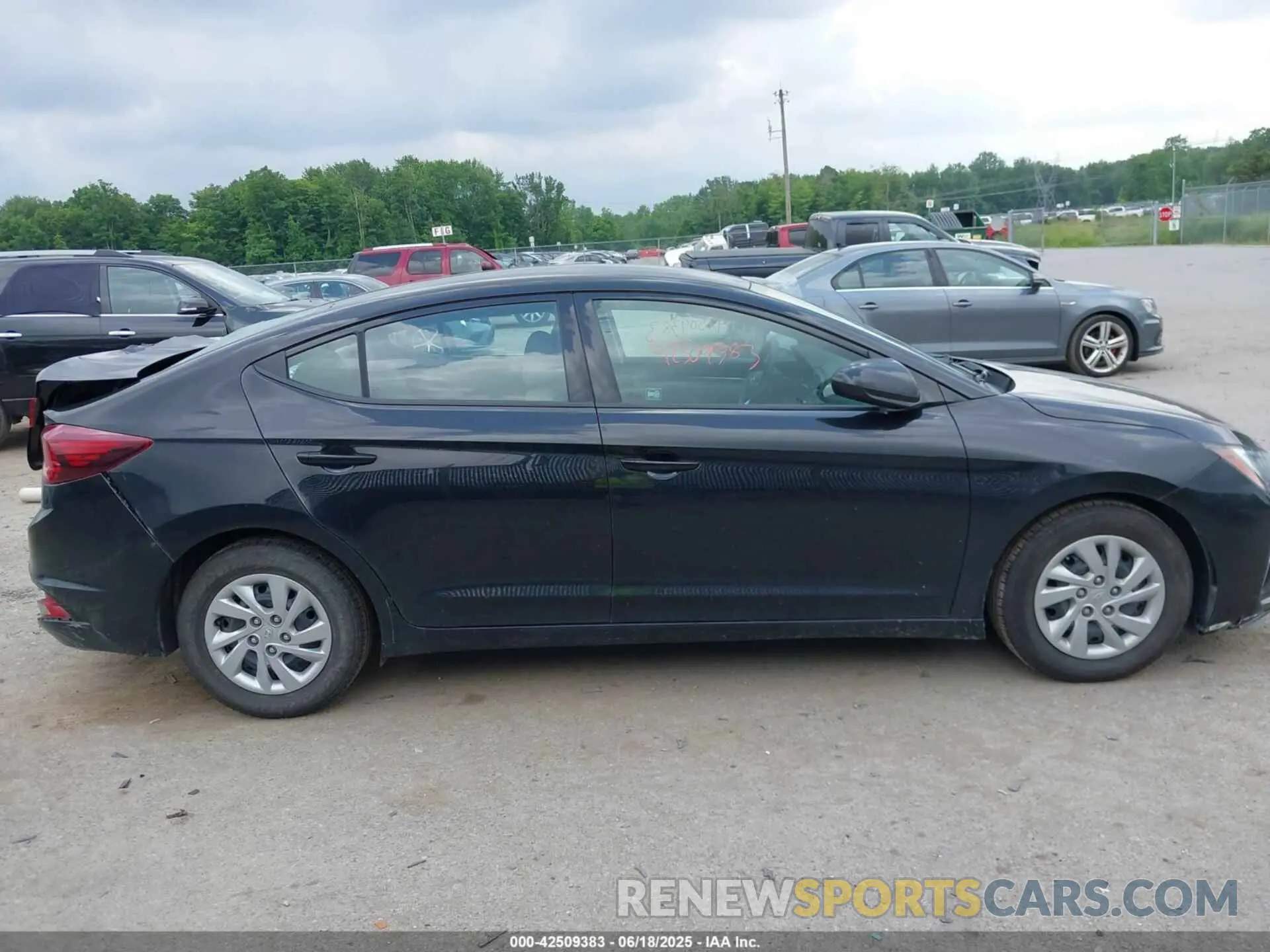 13 fotografías del automóvil dañado 5NPD74LF2KH490855 HYUNDAI ELANTRA 2019