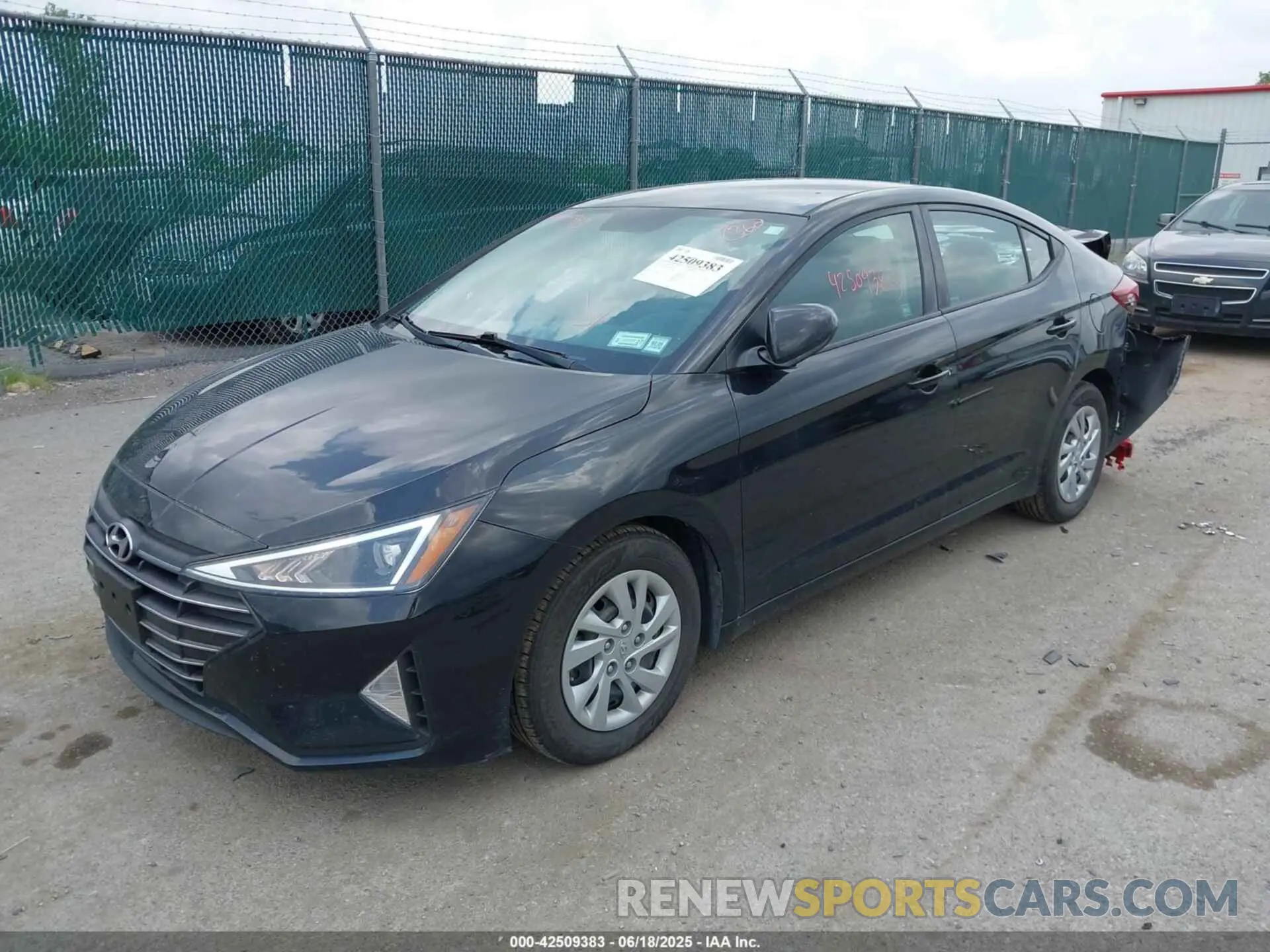 2 fotografías del automóvil dañado 5NPD74LF2KH490855 HYUNDAI ELANTRA 2019