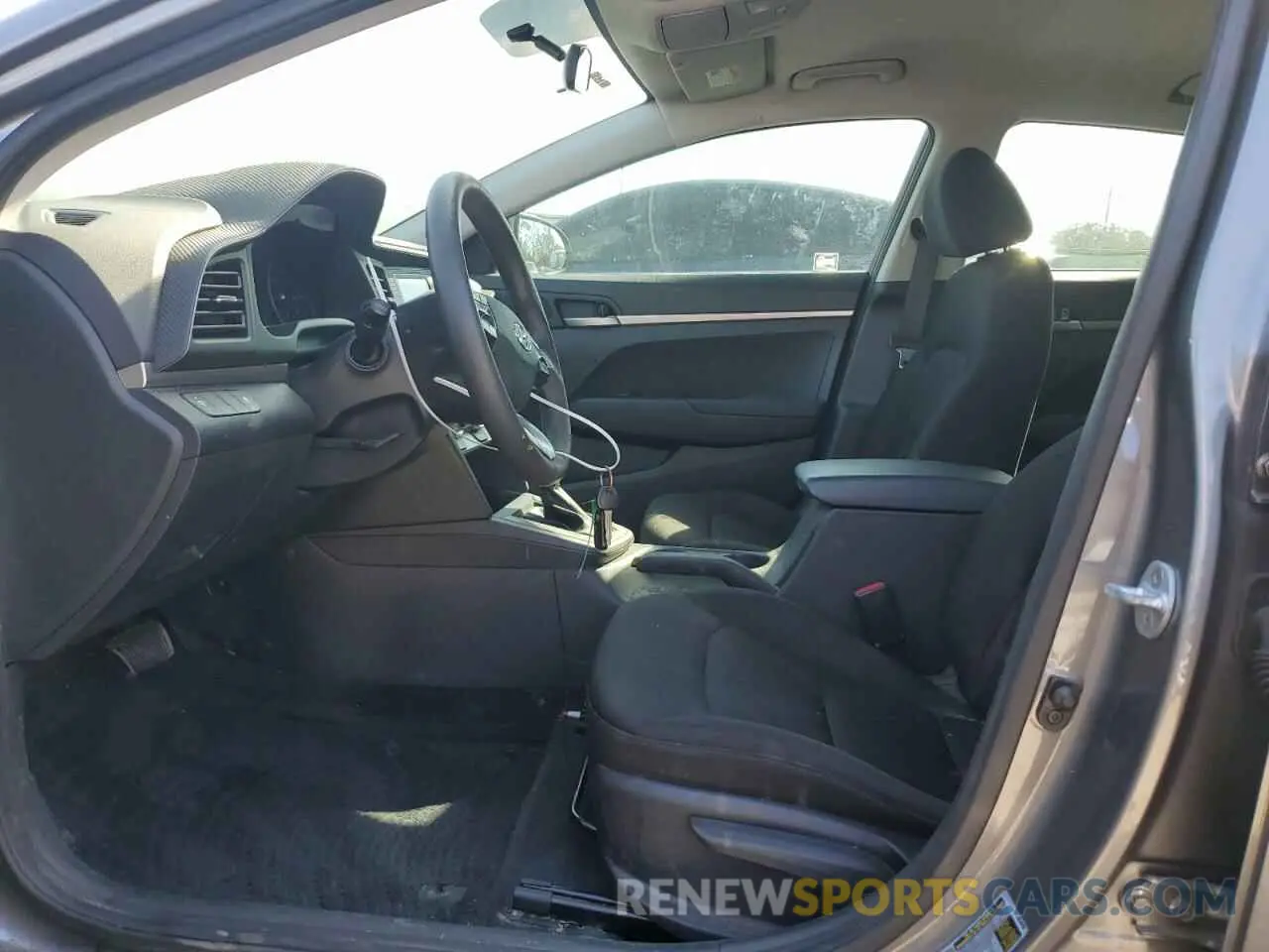 7 fotografías del automóvil dañado 5NPD74LF2KH496669 HYUNDAI ELANTRA 2019