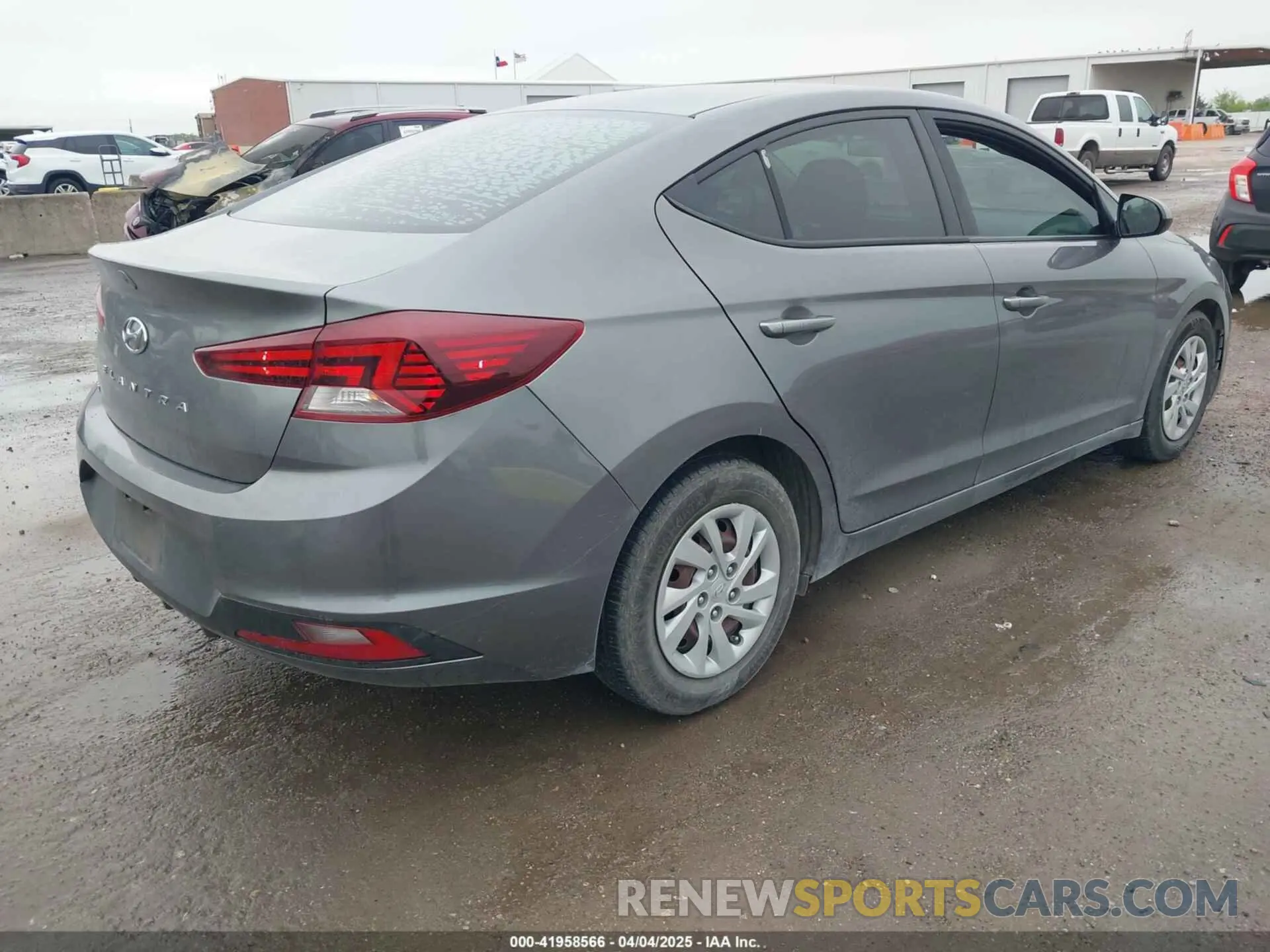 4 fotografías del automóvil dañado 5NPD74LF3KH451188 HYUNDAI ELANTRA 2019