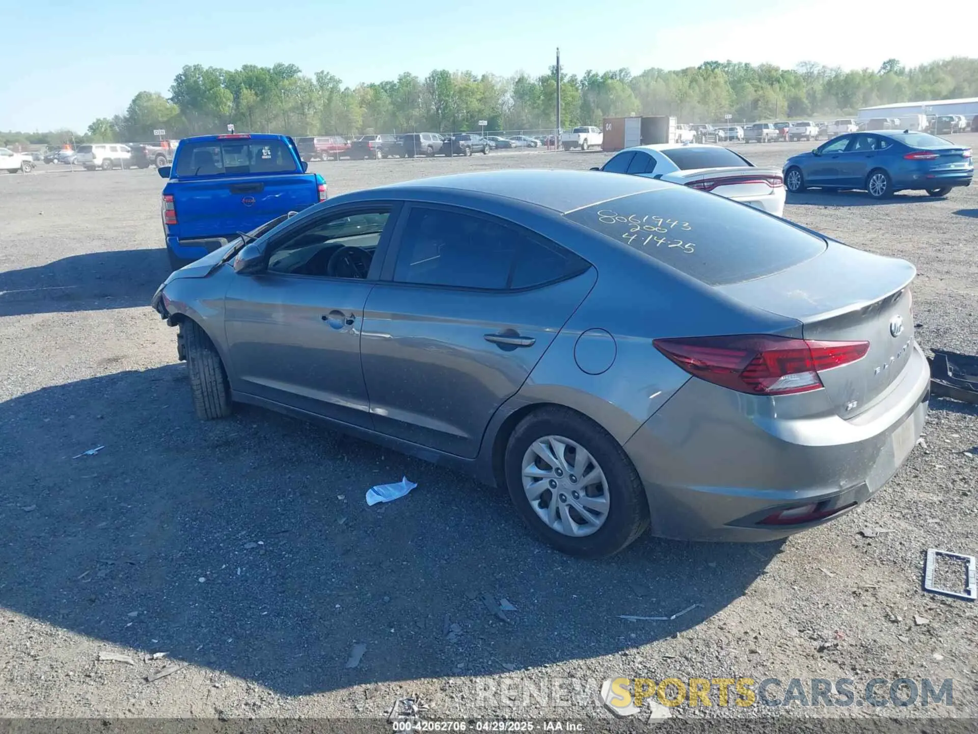 3 fotografías del automóvil dañado 5NPD74LF3KH453524 HYUNDAI ELANTRA 2019