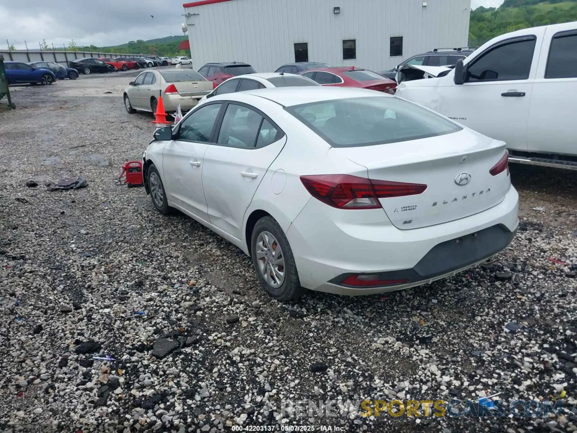 3 fotografías del automóvil dañado 5NPD74LF3KH467486 HYUNDAI ELANTRA 2019