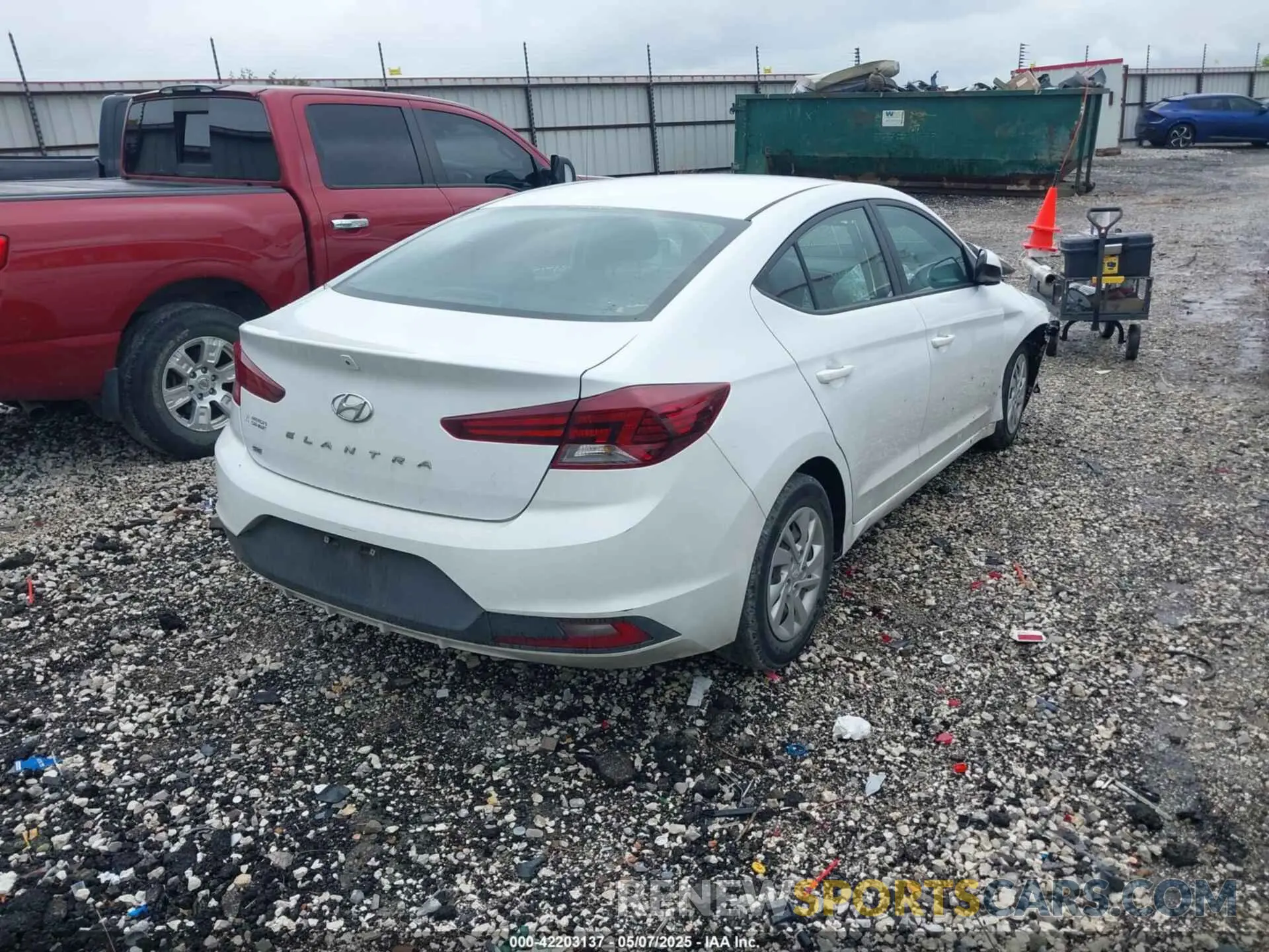 4 fotografías del automóvil dañado 5NPD74LF3KH467486 HYUNDAI ELANTRA 2019