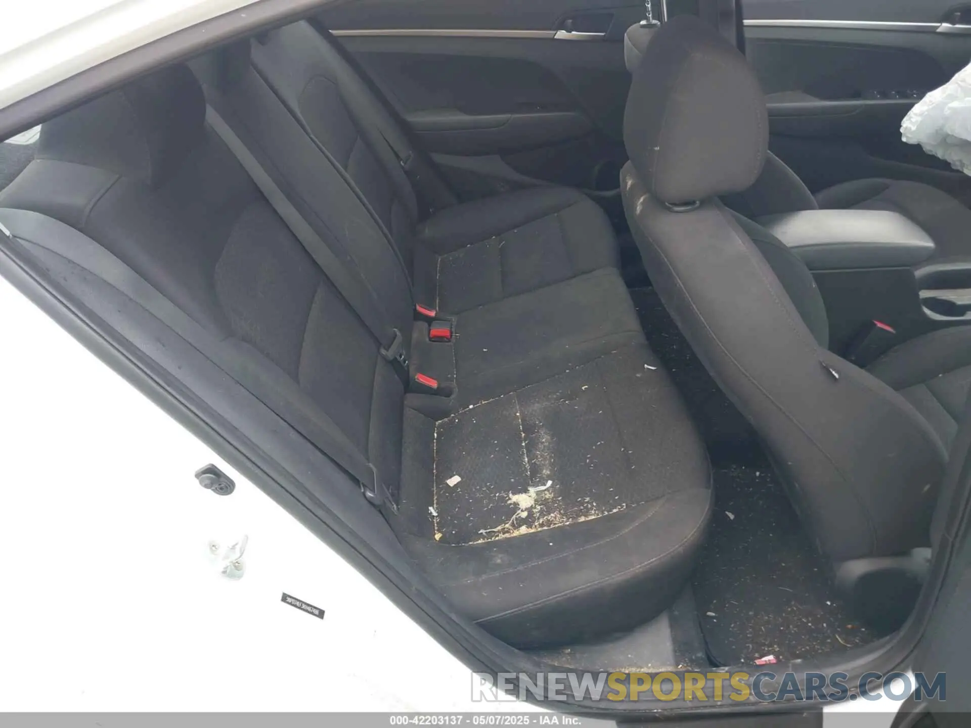 8 fotografías del automóvil dañado 5NPD74LF3KH467486 HYUNDAI ELANTRA 2019