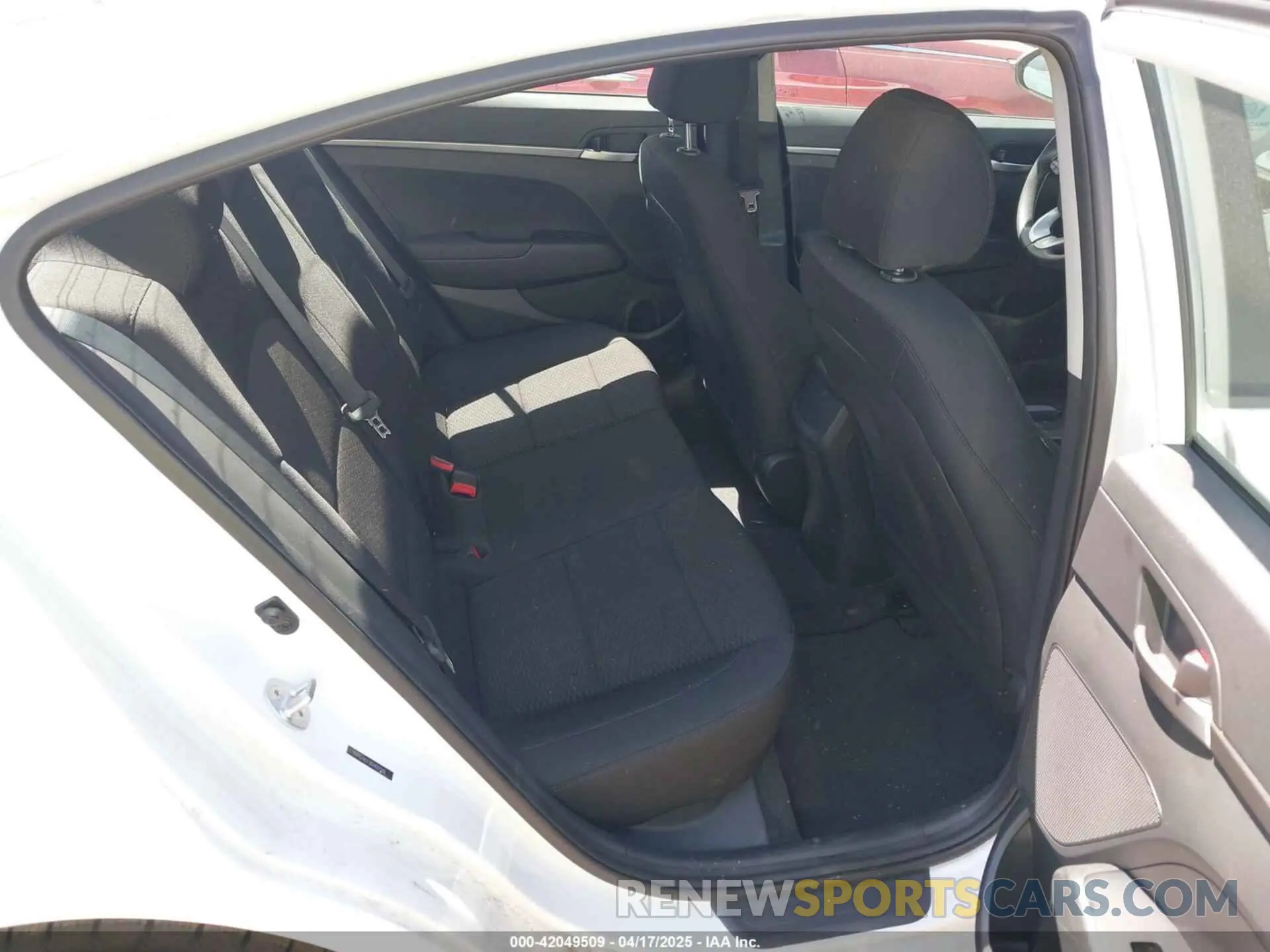 8 fotografías del automóvil dañado 5NPD74LF3KH487348 HYUNDAI ELANTRA 2019