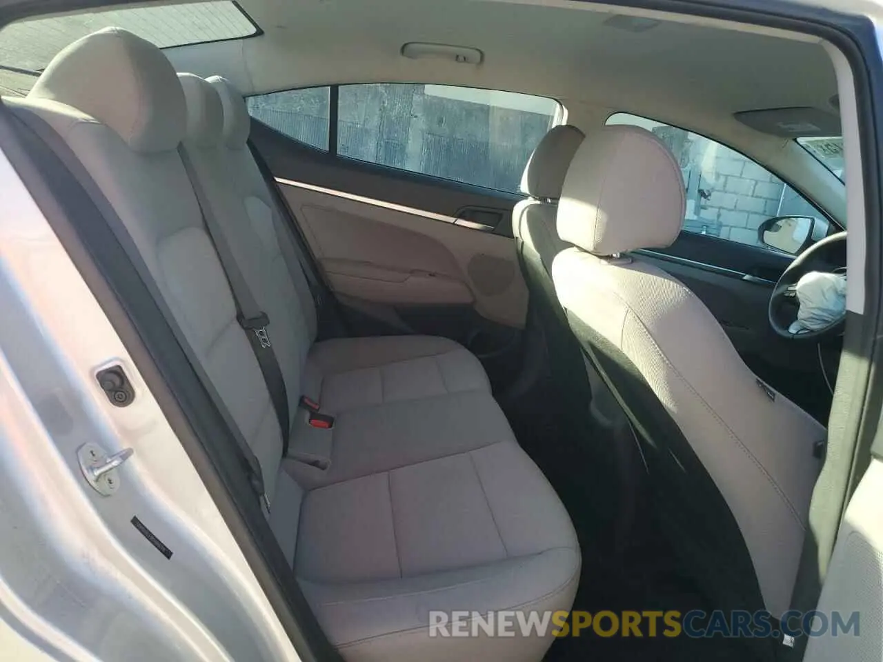 11 fotografías del automóvil dañado 5NPD74LF3KH494798 HYUNDAI ELANTRA 2019
