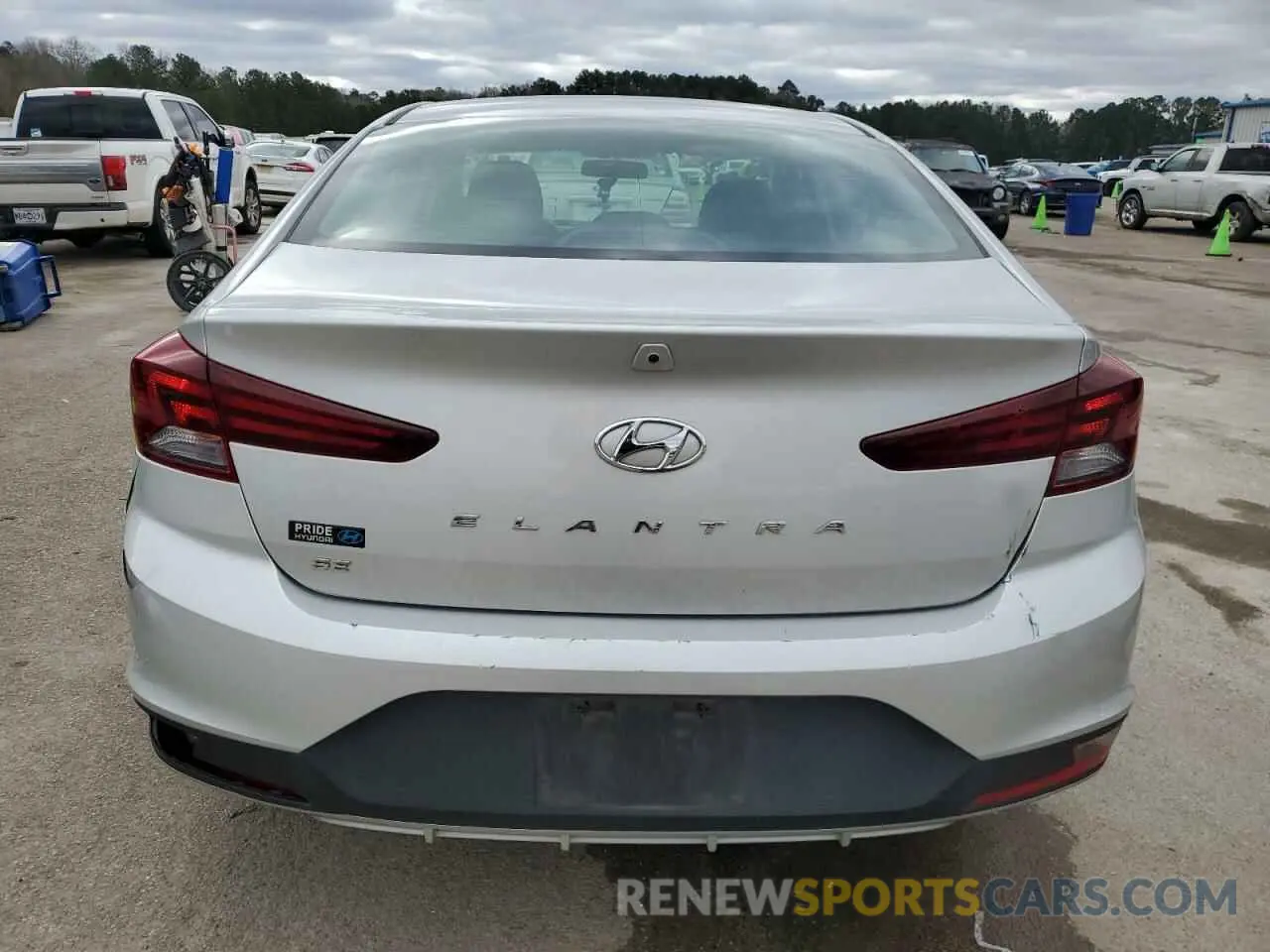 6 fotografías del automóvil dañado 5NPD74LF4KH422461 HYUNDAI ELANTRA 2019