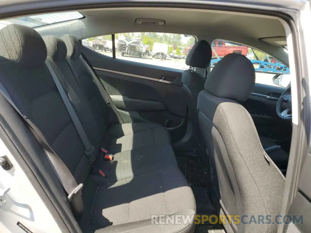 10 fotografías del automóvil dañado 5NPD74LF4KH442001 HYUNDAI ELANTRA 2019