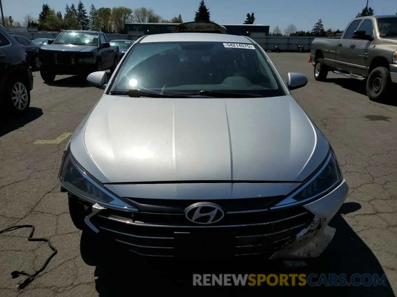 5 fotografías del automóvil dañado 5NPD74LF4KH442001 HYUNDAI ELANTRA 2019