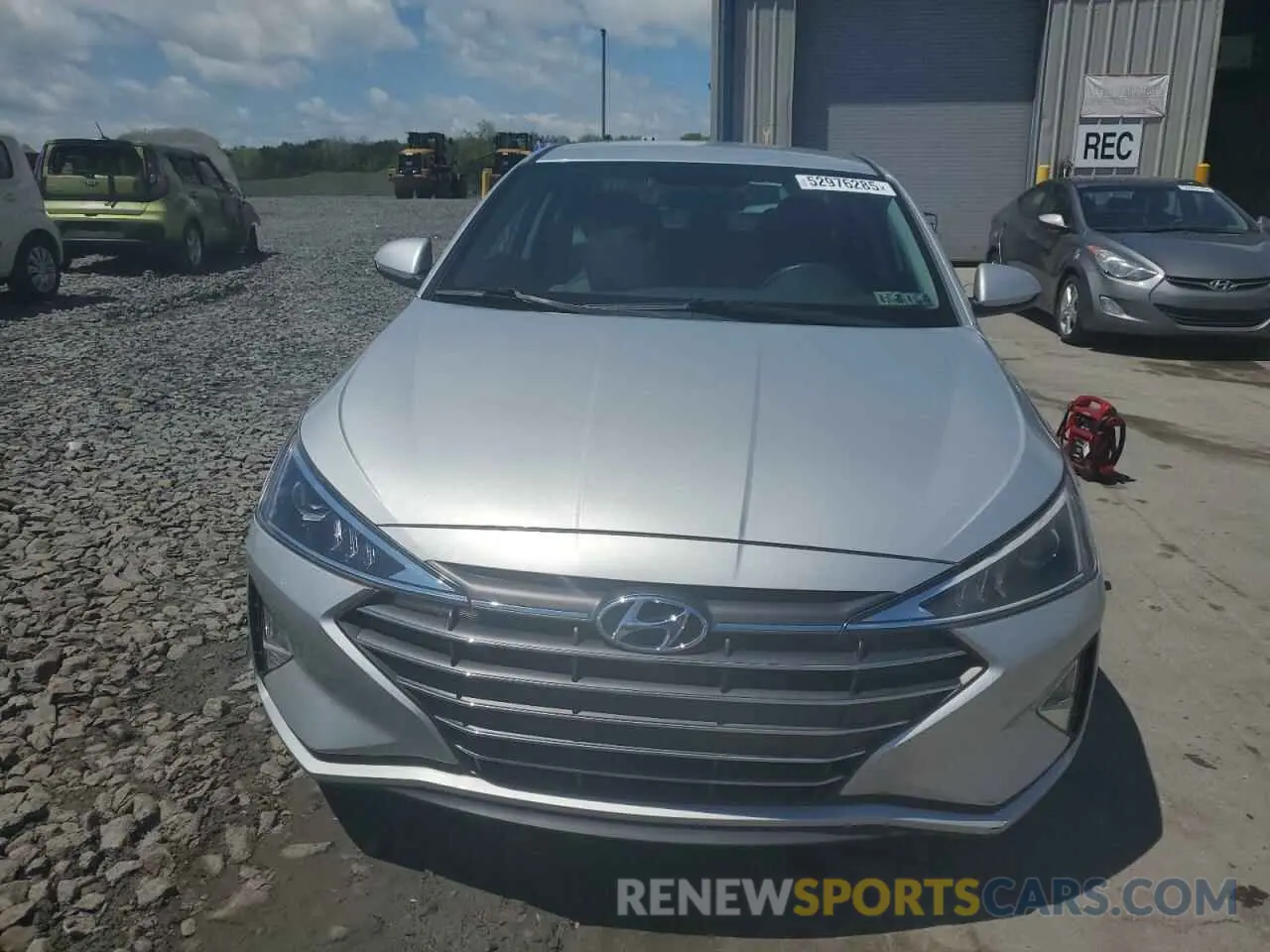 5 fotografías del automóvil dañado 5NPD74LF4KH474480 HYUNDAI ELANTRA 2019