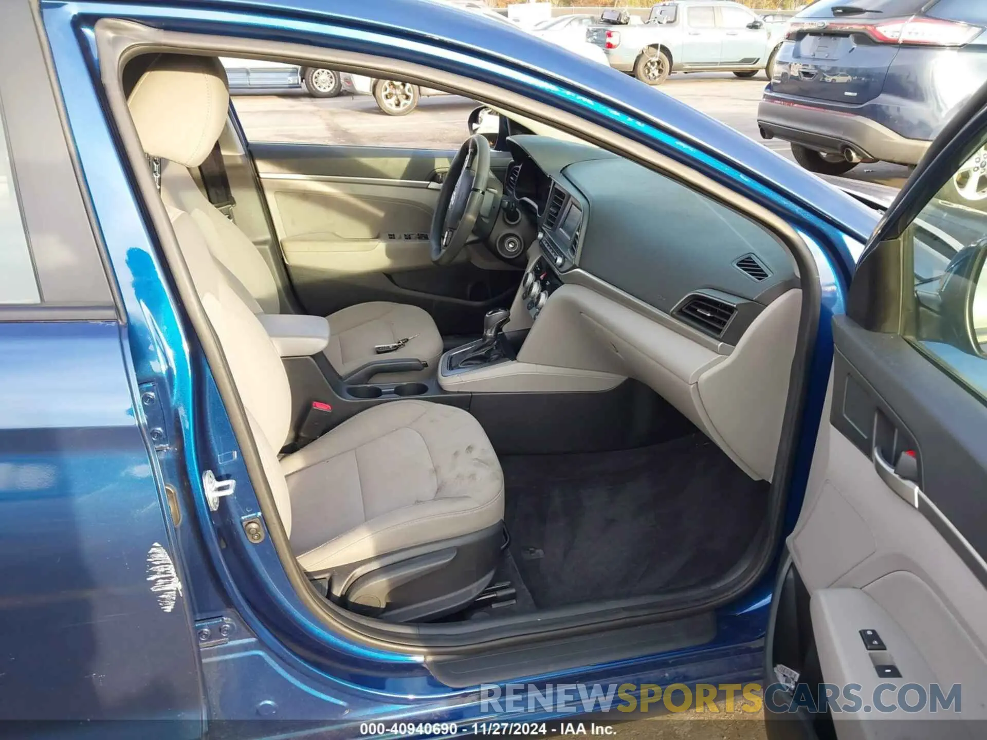 5 fotografías del automóvil dañado 5NPD74LF5KH410173 HYUNDAI ELANTRA 2019