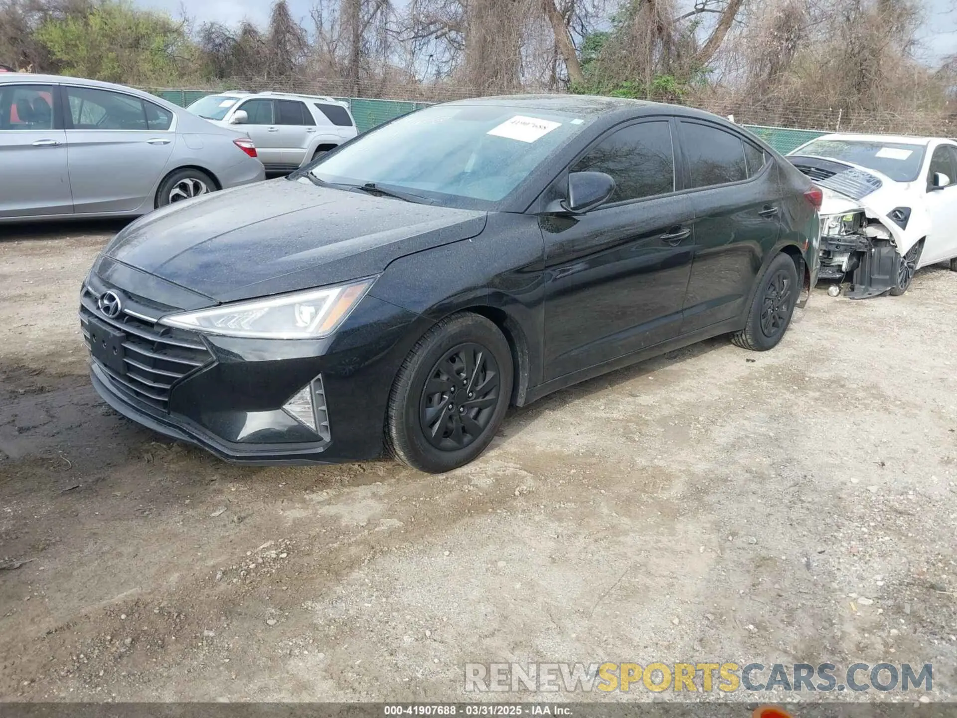 2 fotografías del automóvil dañado 5NPD74LF5KH420136 HYUNDAI ELANTRA 2019