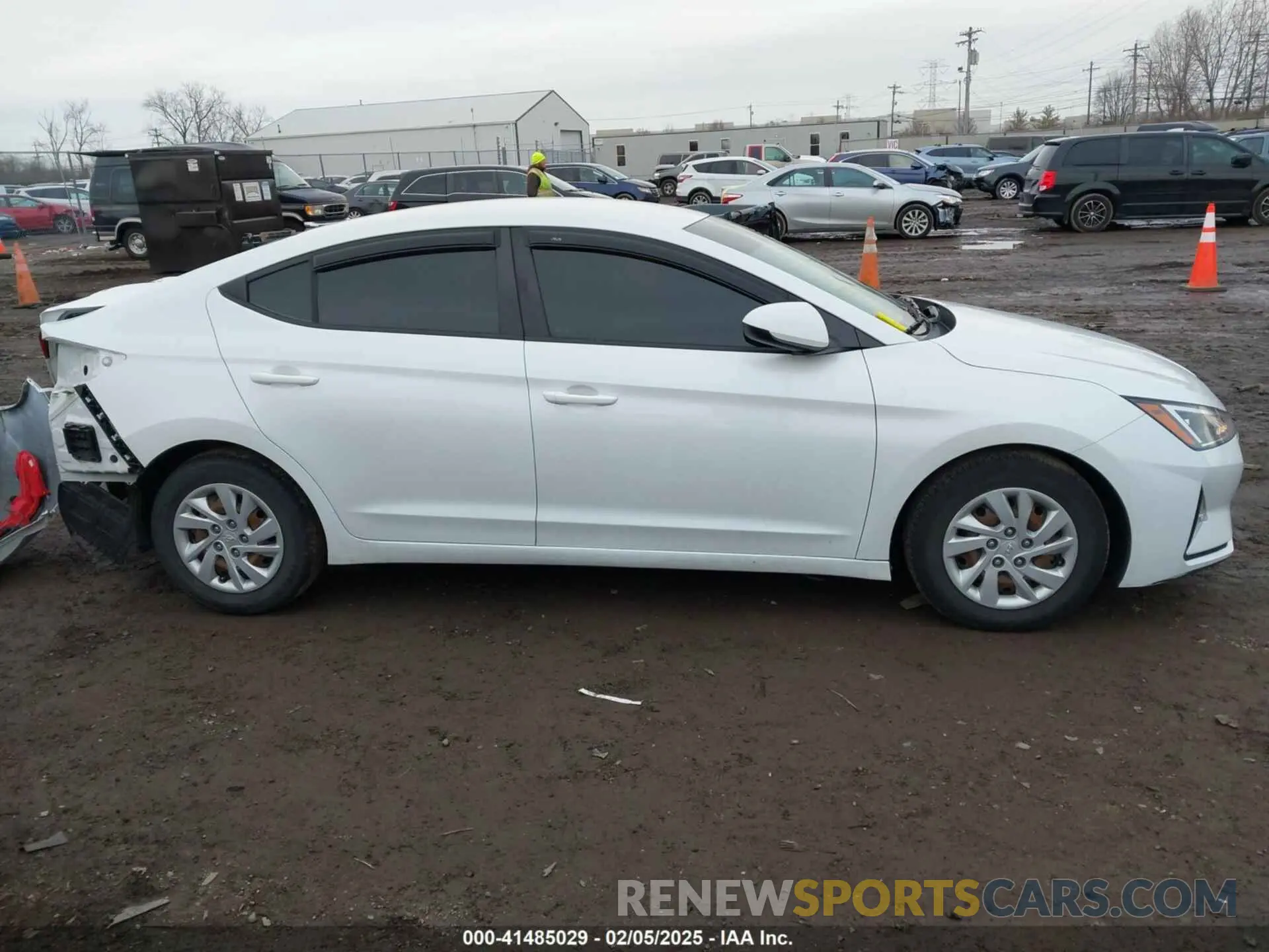 14 fotografías del automóvil dañado 5NPD74LF5KH461138 HYUNDAI ELANTRA 2019