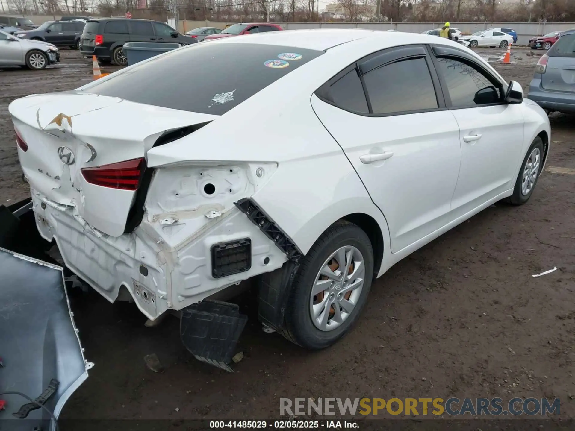 4 fotografías del automóvil dañado 5NPD74LF5KH461138 HYUNDAI ELANTRA 2019