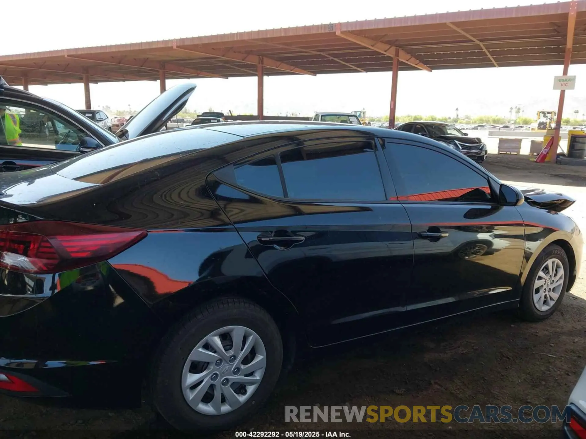 13 fotografías del automóvil dañado 5NPD74LF5KH495483 HYUNDAI ELANTRA 2019