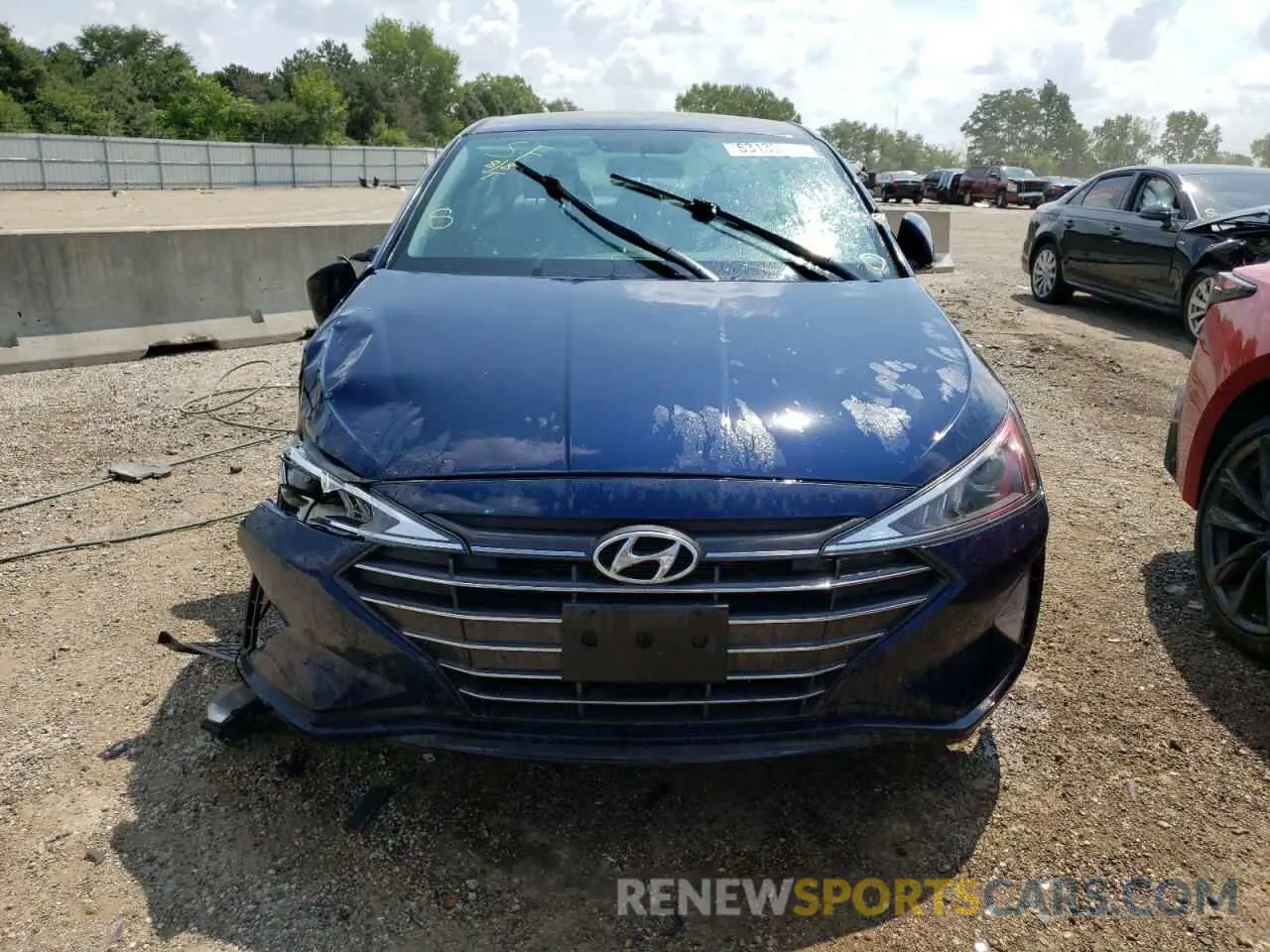 5 fotografías del automóvil dañado 5NPD74LF5KH495841 HYUNDAI ELANTRA 2019
