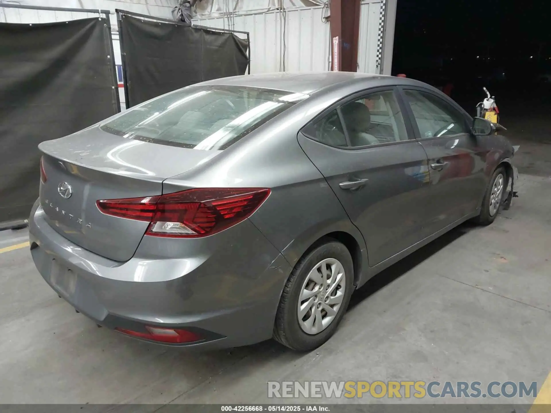 4 fotografías del automóvil dañado 5NPD74LF6KH422039 HYUNDAI ELANTRA 2019