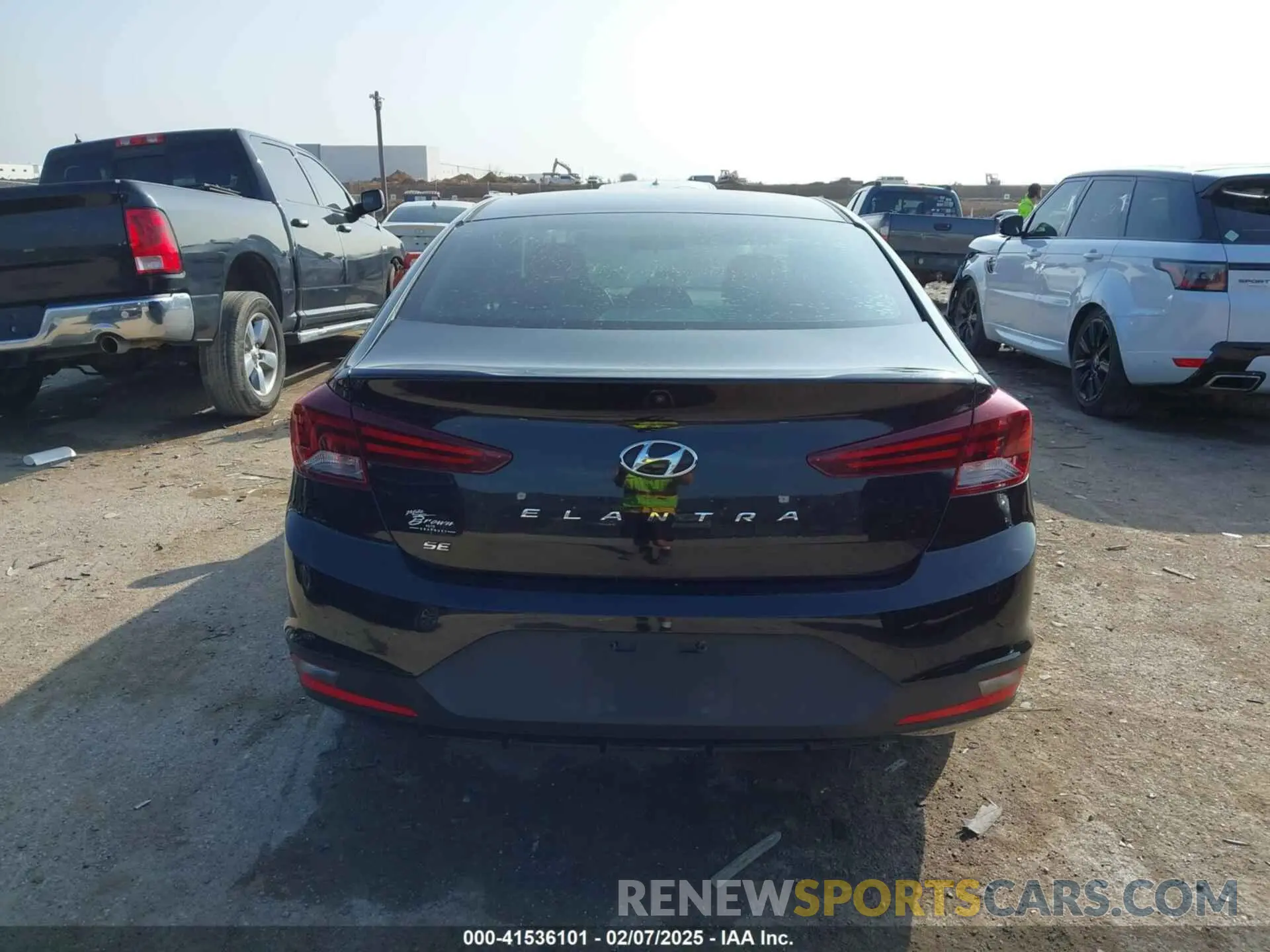 17 fotografías del automóvil dañado 5NPD74LF6KH454327 HYUNDAI ELANTRA 2019