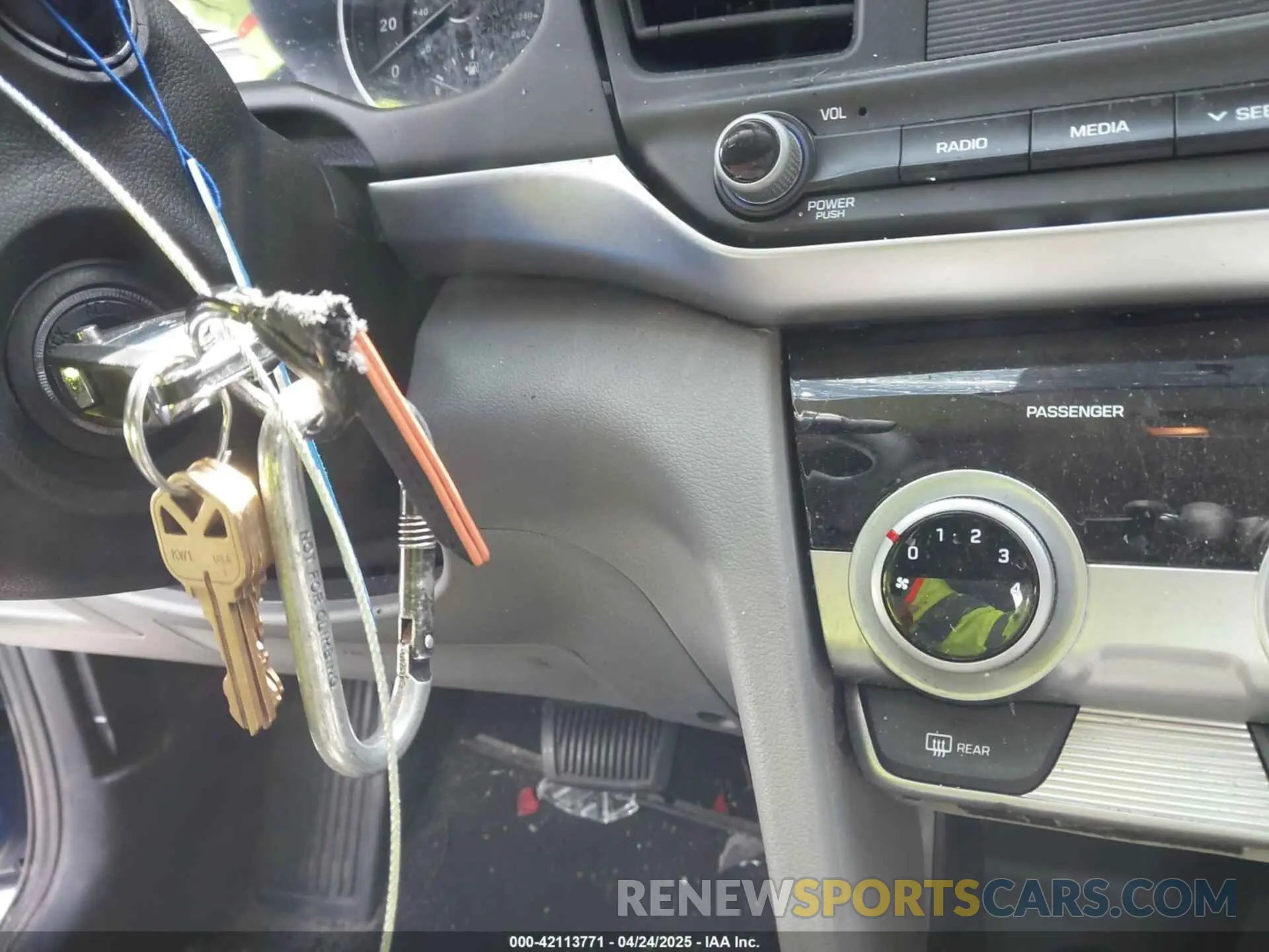 11 fotografías del automóvil dañado 5NPD74LF7KH464235 HYUNDAI ELANTRA 2019
