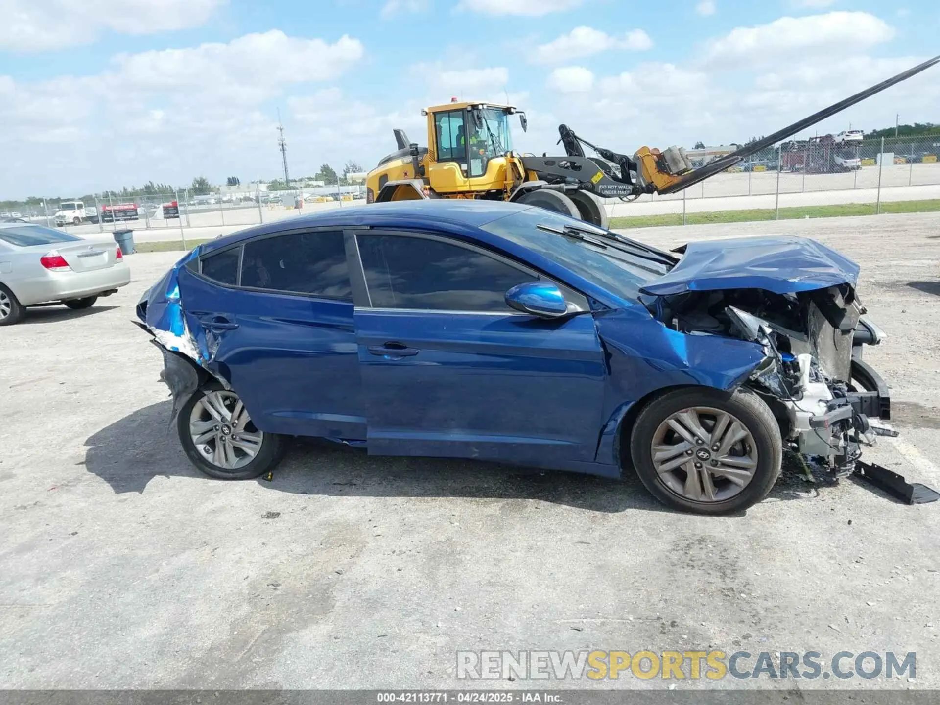 13 fotografías del automóvil dañado 5NPD74LF7KH464235 HYUNDAI ELANTRA 2019