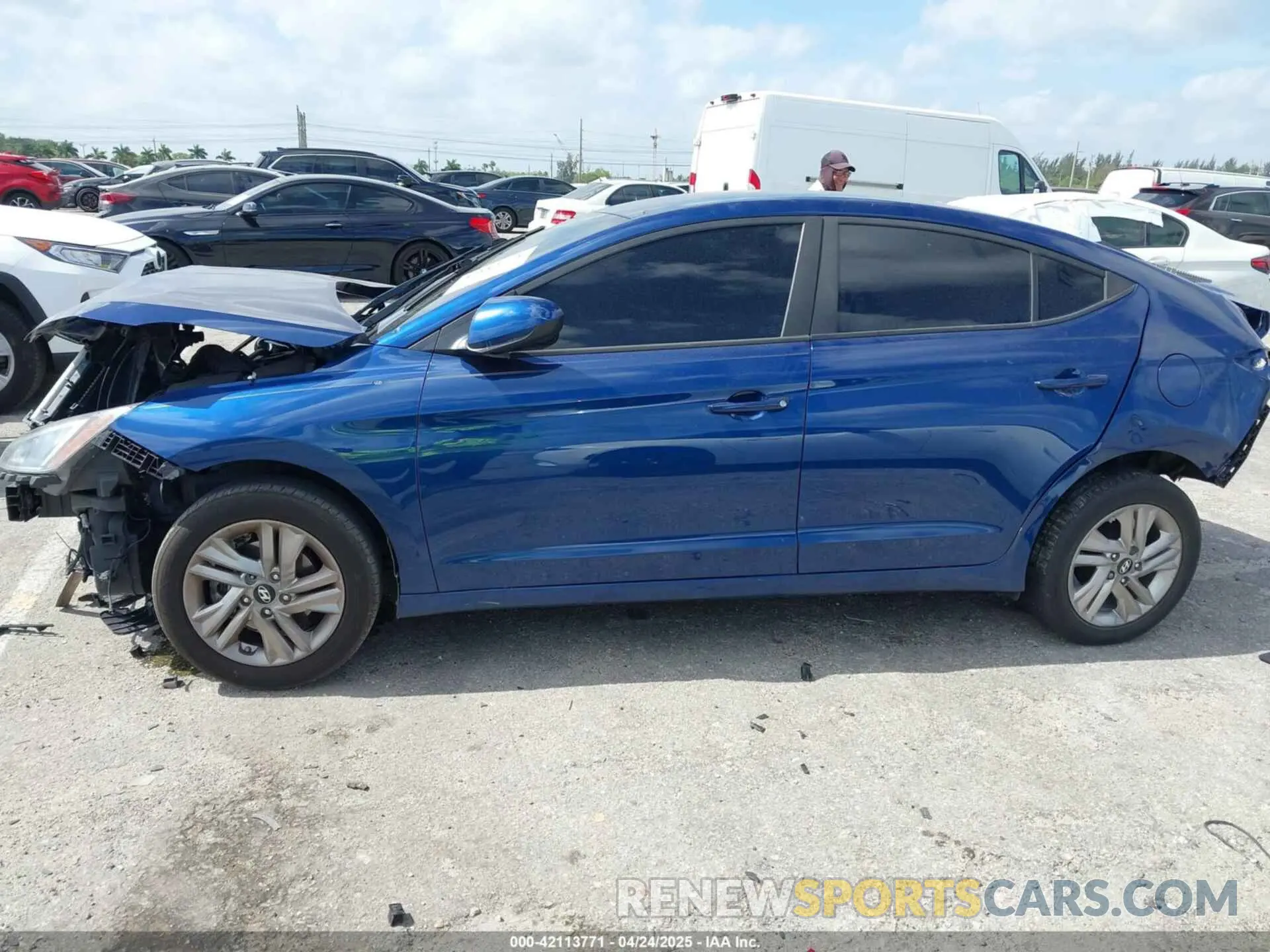 14 fotografías del automóvil dañado 5NPD74LF7KH464235 HYUNDAI ELANTRA 2019