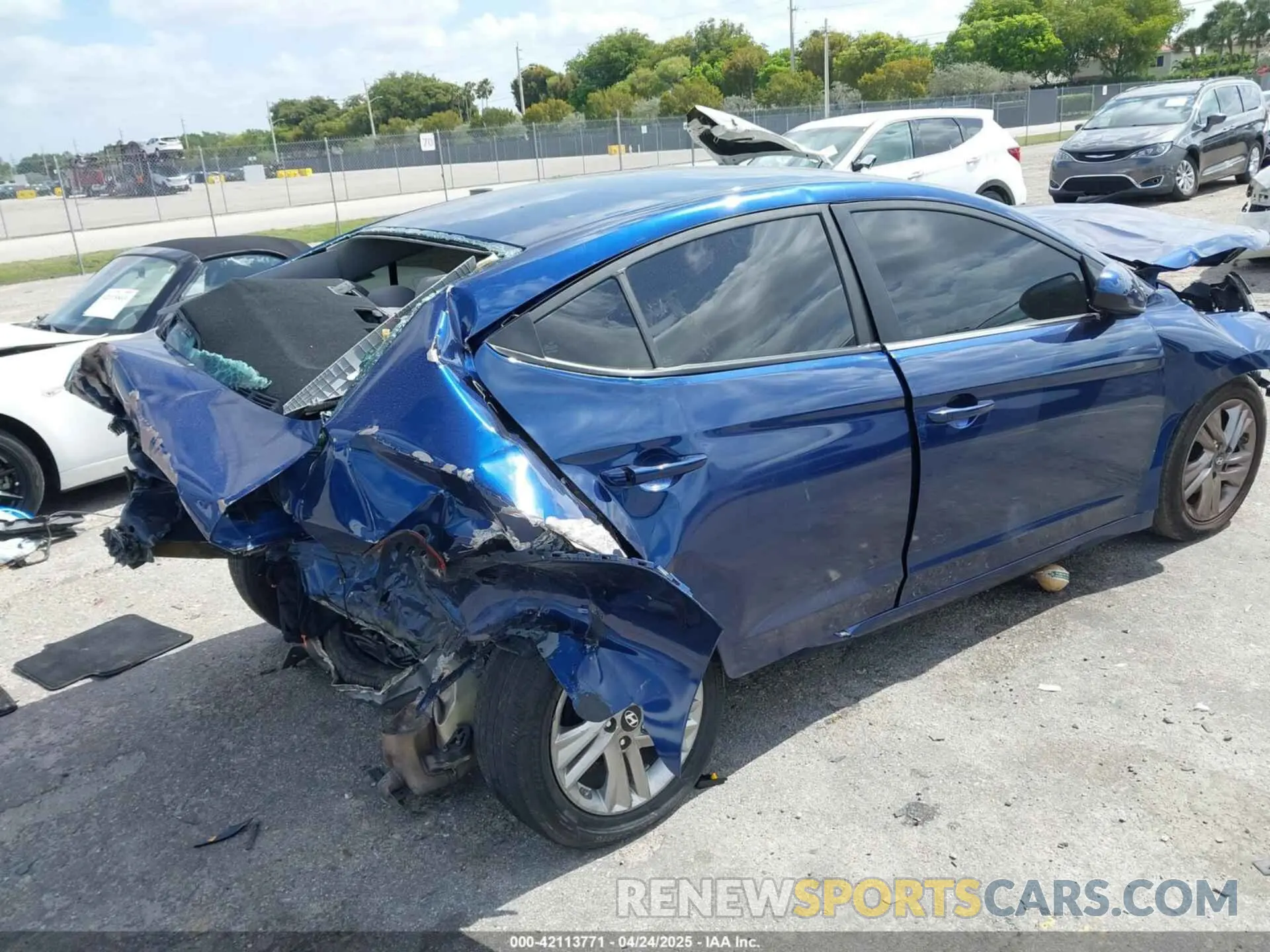 4 fotografías del automóvil dañado 5NPD74LF7KH464235 HYUNDAI ELANTRA 2019