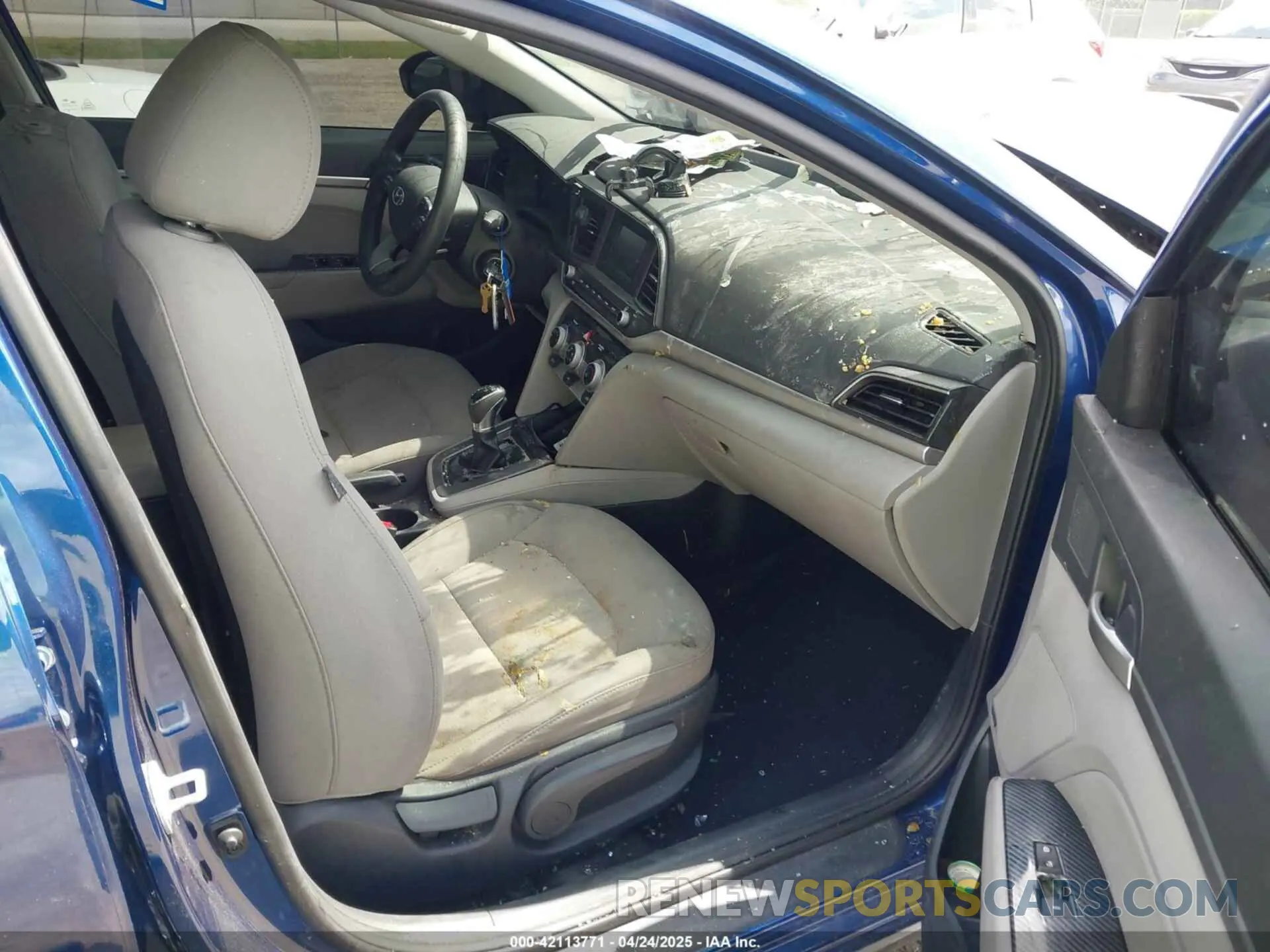 5 fotografías del automóvil dañado 5NPD74LF7KH464235 HYUNDAI ELANTRA 2019