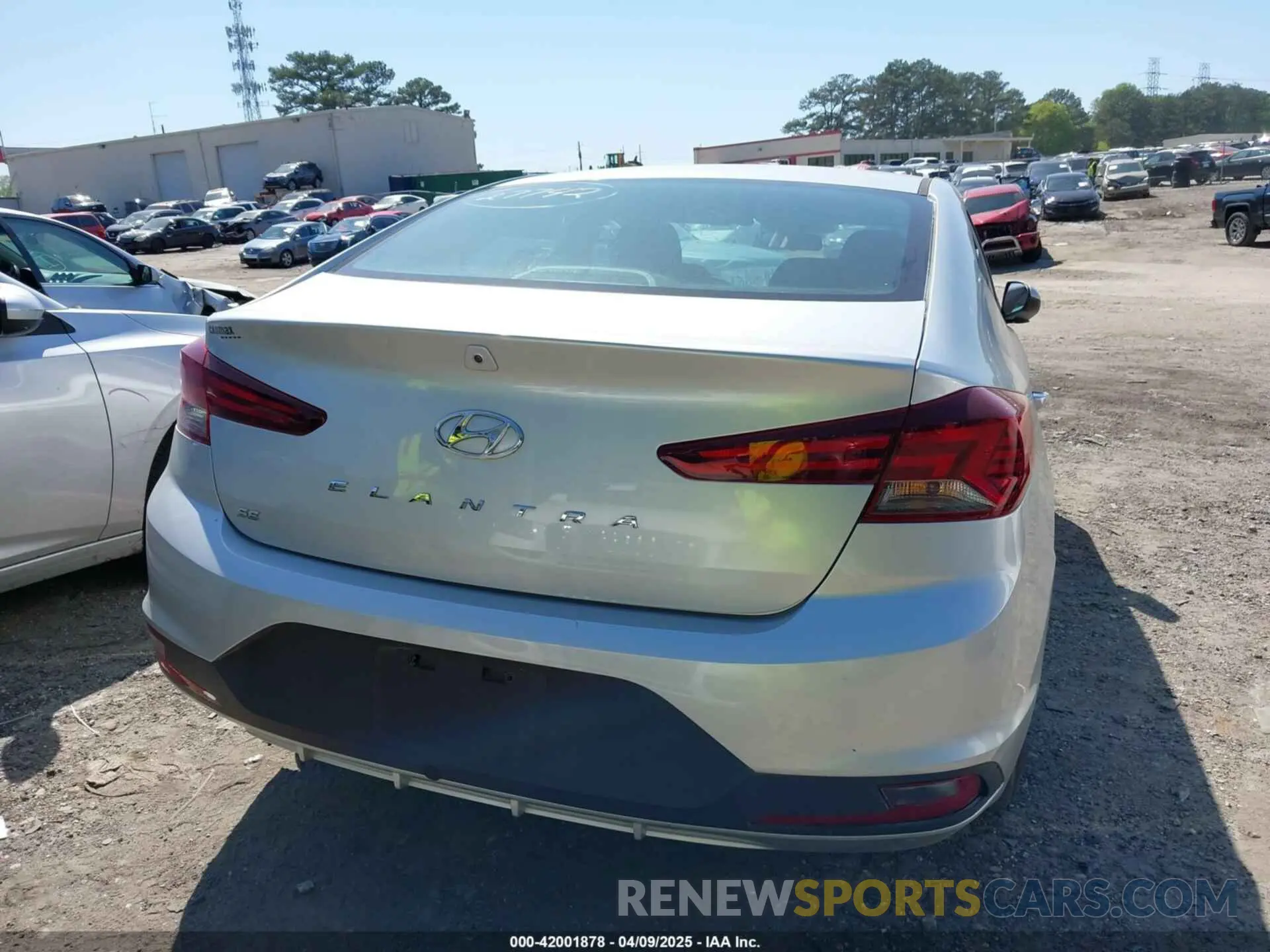 15 fotografías del automóvil dañado 5NPD74LF8KH406795 HYUNDAI ELANTRA 2019
