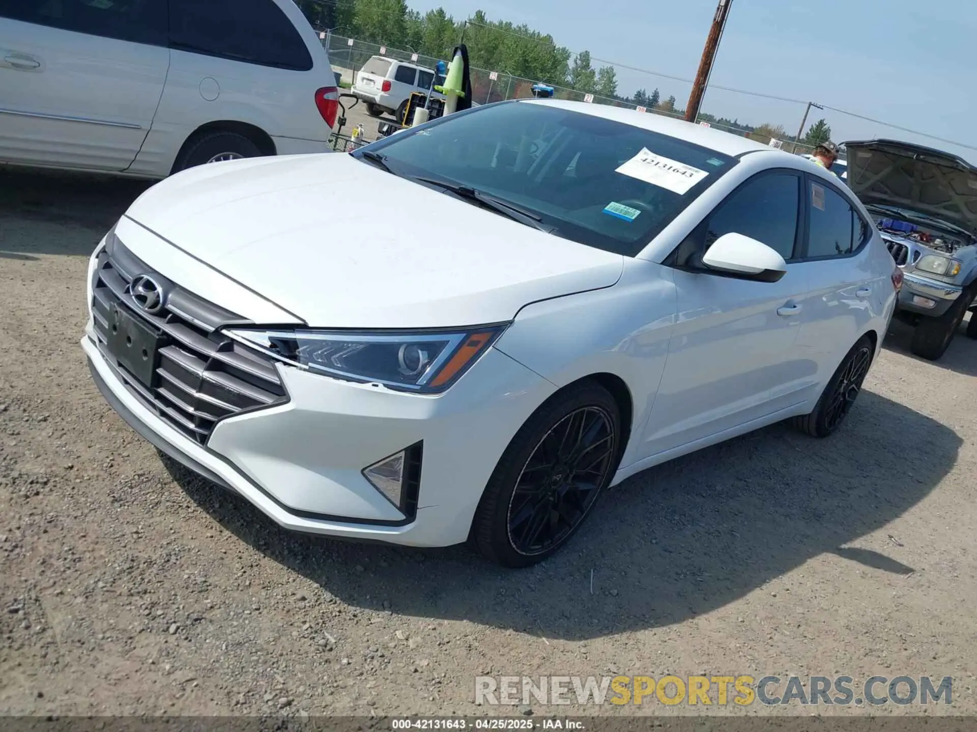 2 fotografías del automóvil dañado 5NPD74LF8KH433480 HYUNDAI ELANTRA 2019
