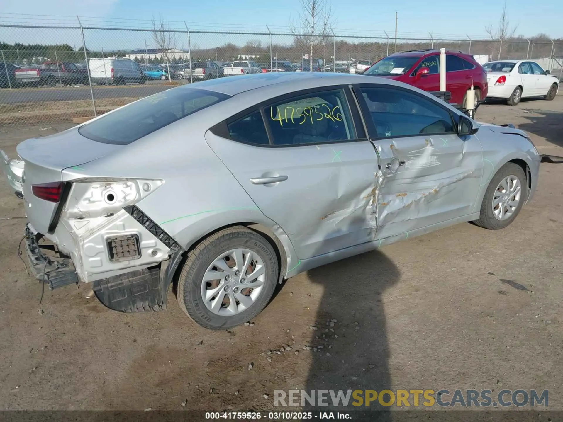 4 fotografías del automóvil dañado 5NPD74LF8KH440977 HYUNDAI ELANTRA 2019