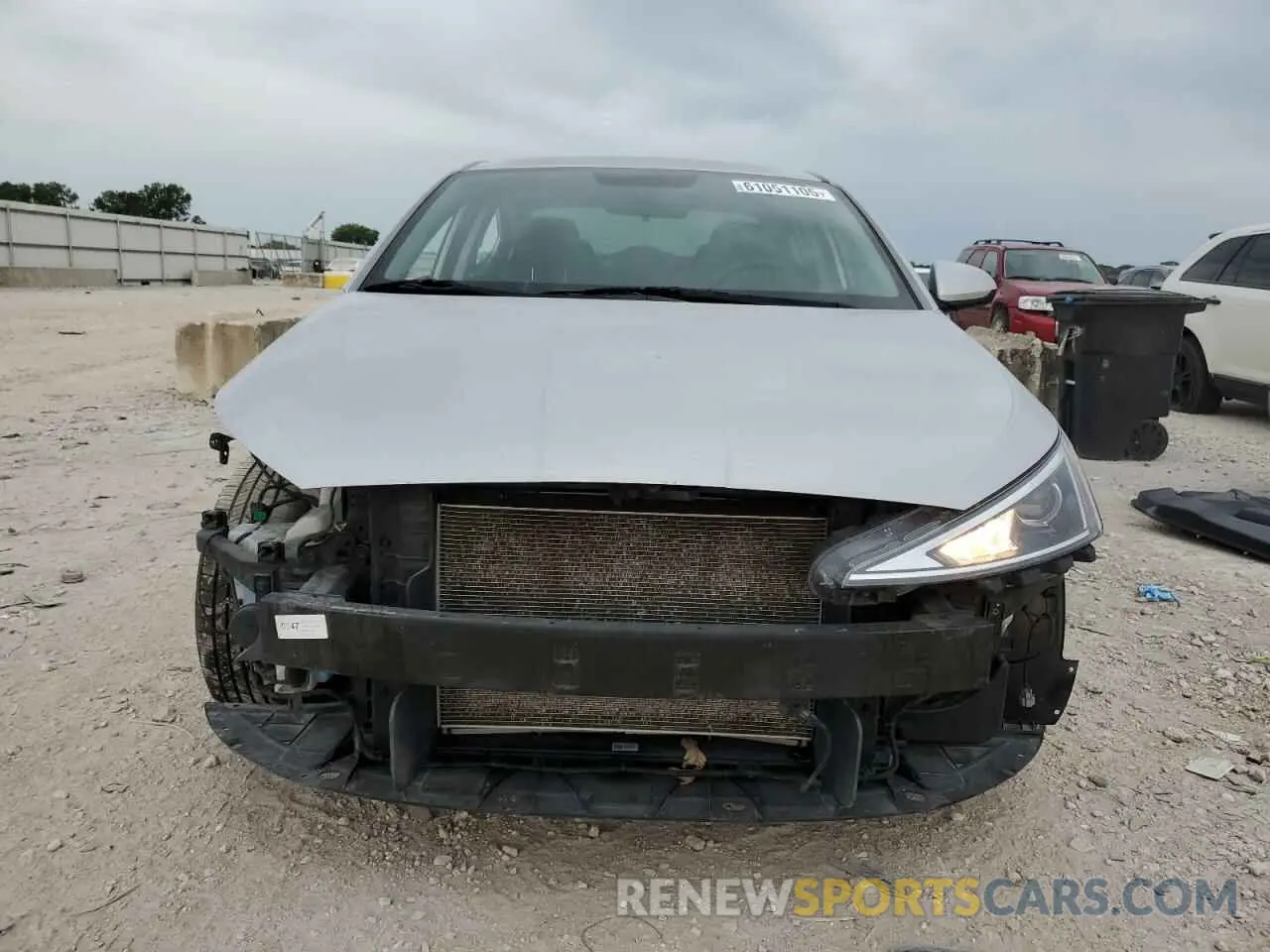 5 fotografías del automóvil dañado 5NPD74LF8KH449131 HYUNDAI ELANTRA 2019