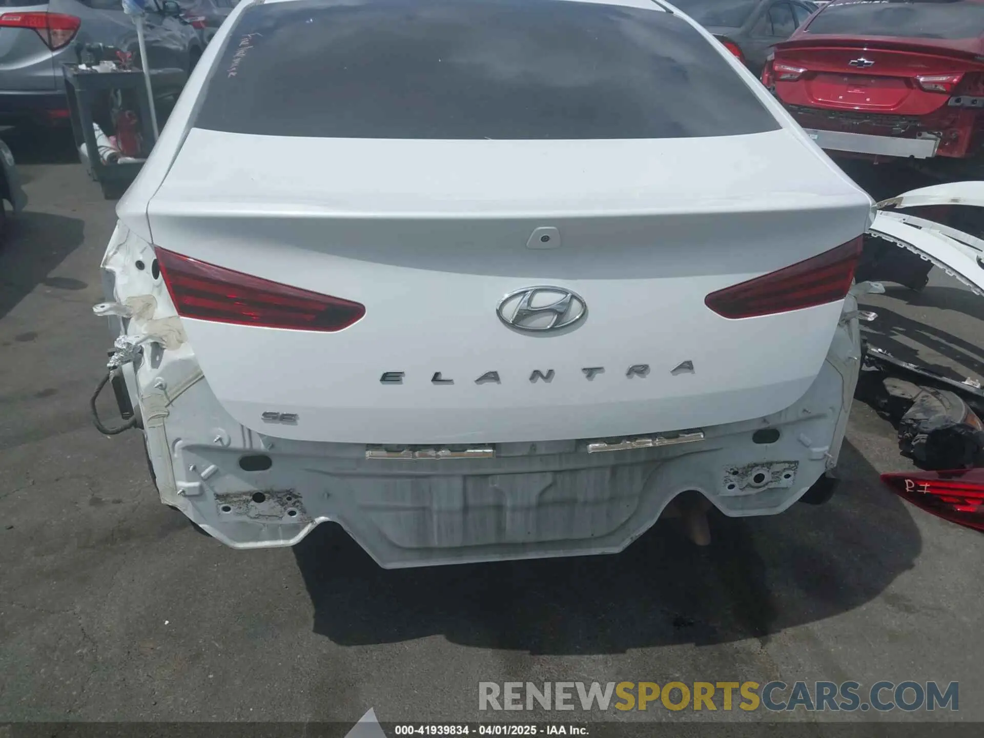 18 fotografías del automóvil dañado 5NPD74LF8KH466771 HYUNDAI ELANTRA 2019