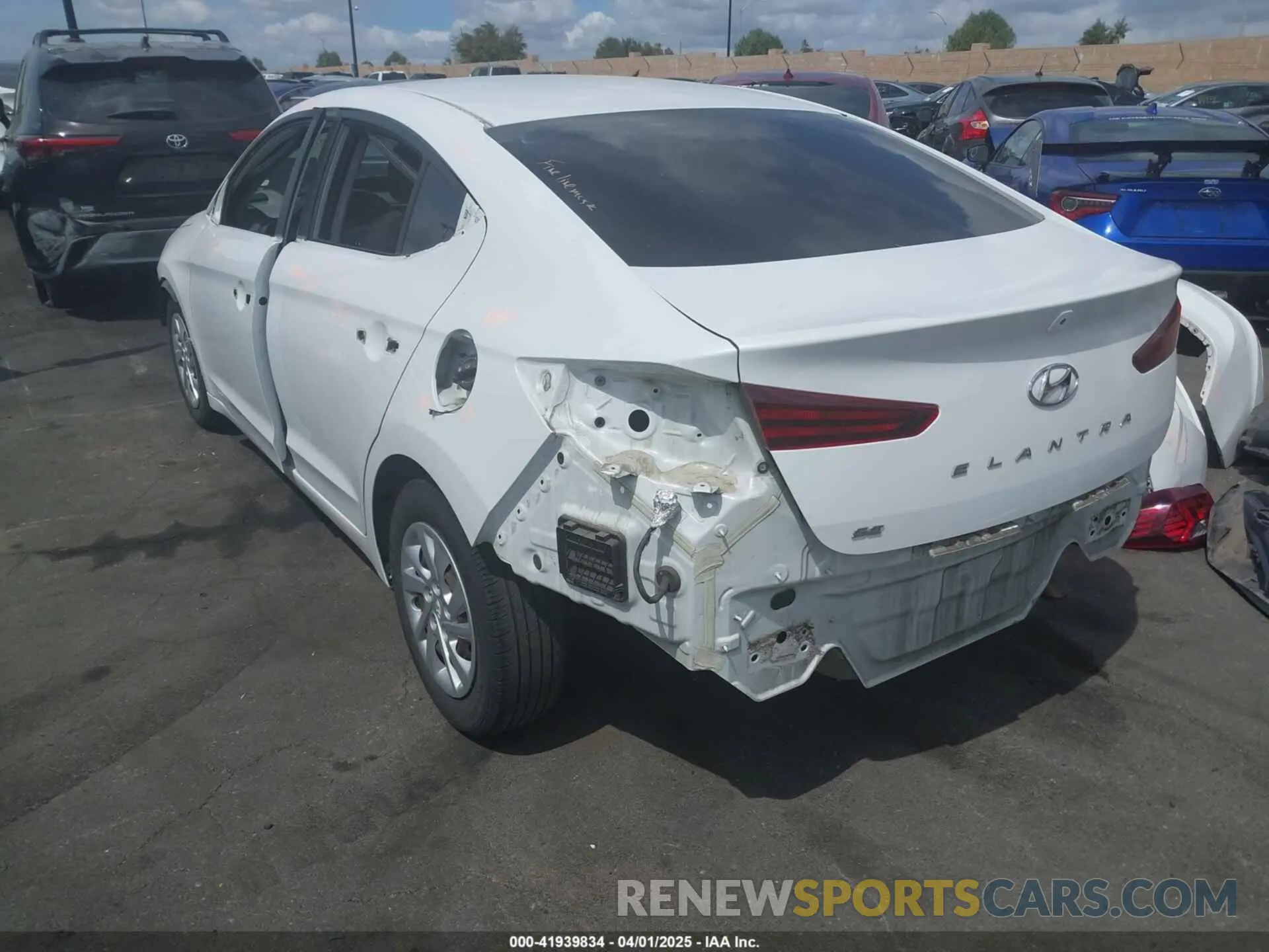 3 fotografías del automóvil dañado 5NPD74LF8KH466771 HYUNDAI ELANTRA 2019