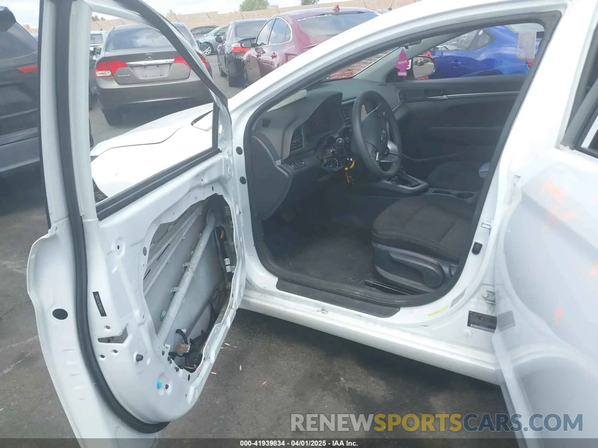 5 fotografías del automóvil dañado 5NPD74LF8KH466771 HYUNDAI ELANTRA 2019