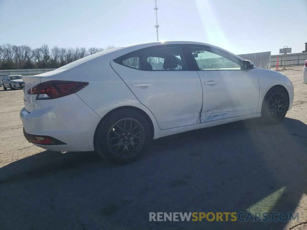 3 fotografías del automóvil dañado 5NPD74LF8KH470528 HYUNDAI ELANTRA 2019