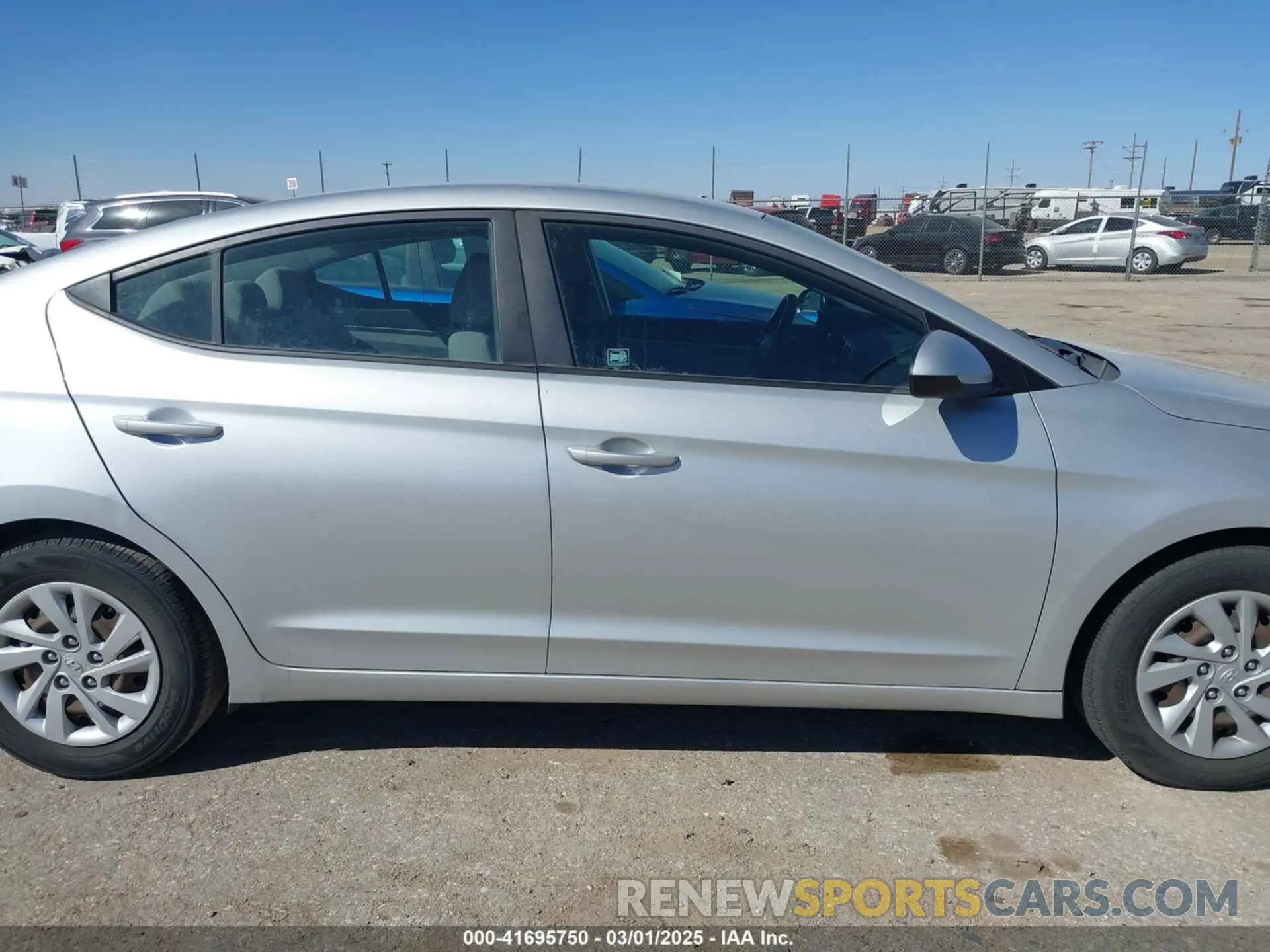 13 fotografías del automóvil dañado 5NPD74LF9KH412055 HYUNDAI ELANTRA 2019