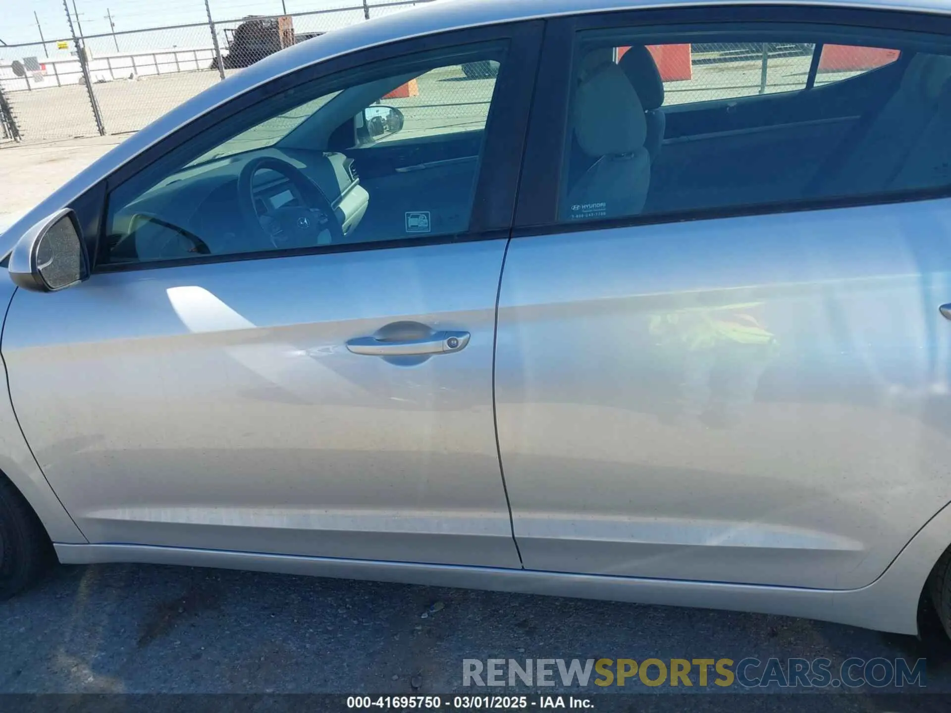 14 fotografías del automóvil dañado 5NPD74LF9KH412055 HYUNDAI ELANTRA 2019