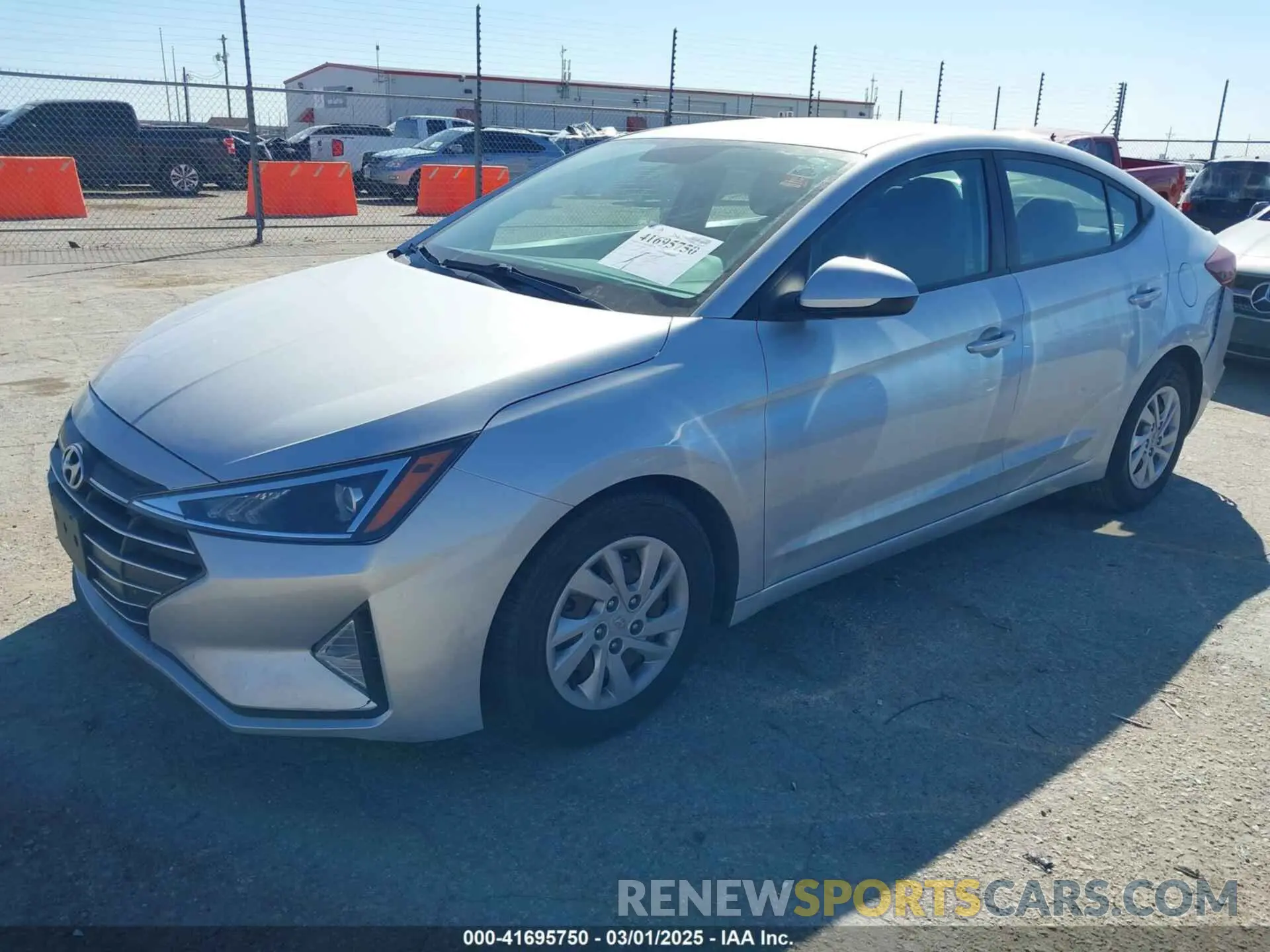 2 fotografías del automóvil dañado 5NPD74LF9KH412055 HYUNDAI ELANTRA 2019