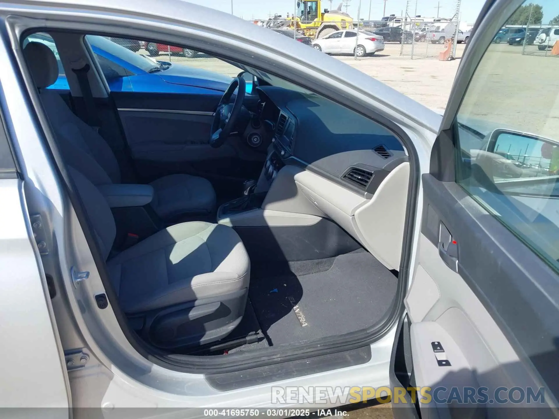 5 fotografías del automóvil dañado 5NPD74LF9KH412055 HYUNDAI ELANTRA 2019