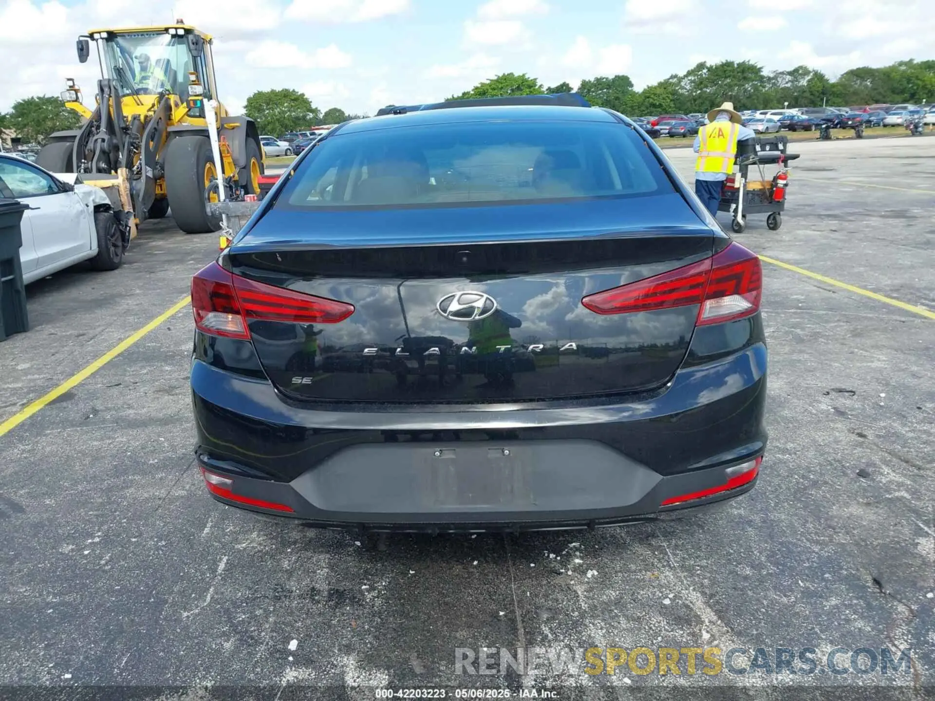 17 fotografías del automóvil dañado 5NPD74LF9KH467394 HYUNDAI ELANTRA 2019