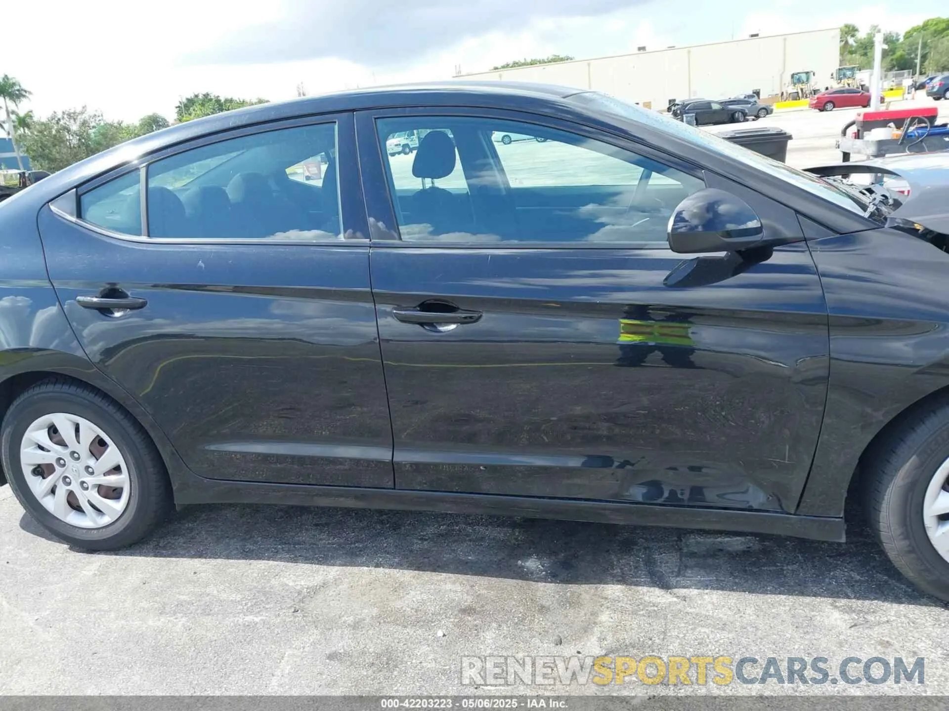 18 fotografías del automóvil dañado 5NPD74LF9KH467394 HYUNDAI ELANTRA 2019