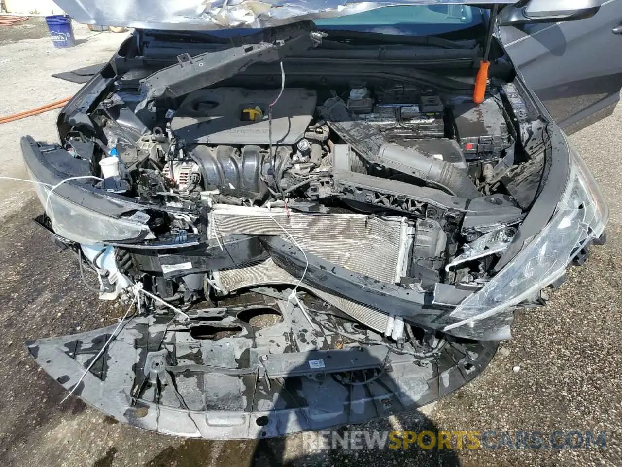 11 fotografías del automóvil dañado 5NPD74LFXKH410606 HYUNDAI ELANTRA 2019