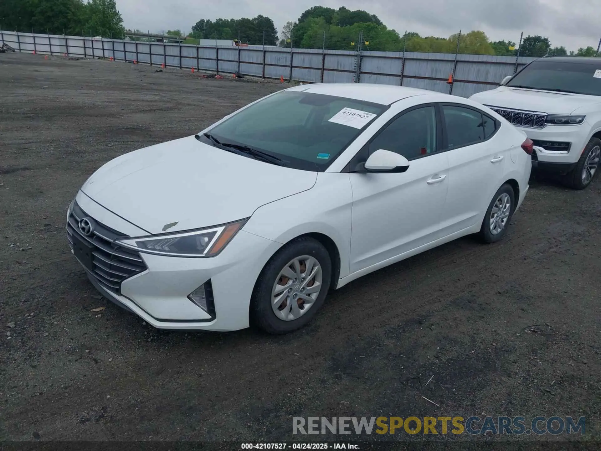 2 fotografías del automóvil dañado 5NPD74LFXKH425283 HYUNDAI ELANTRA 2019