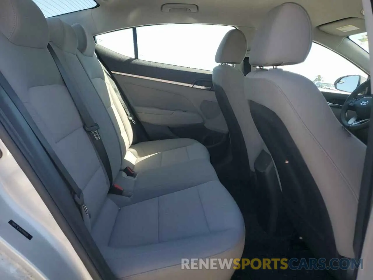 10 fotografías del automóvil dañado 5NPD74LFXKH488688 HYUNDAI ELANTRA 2019