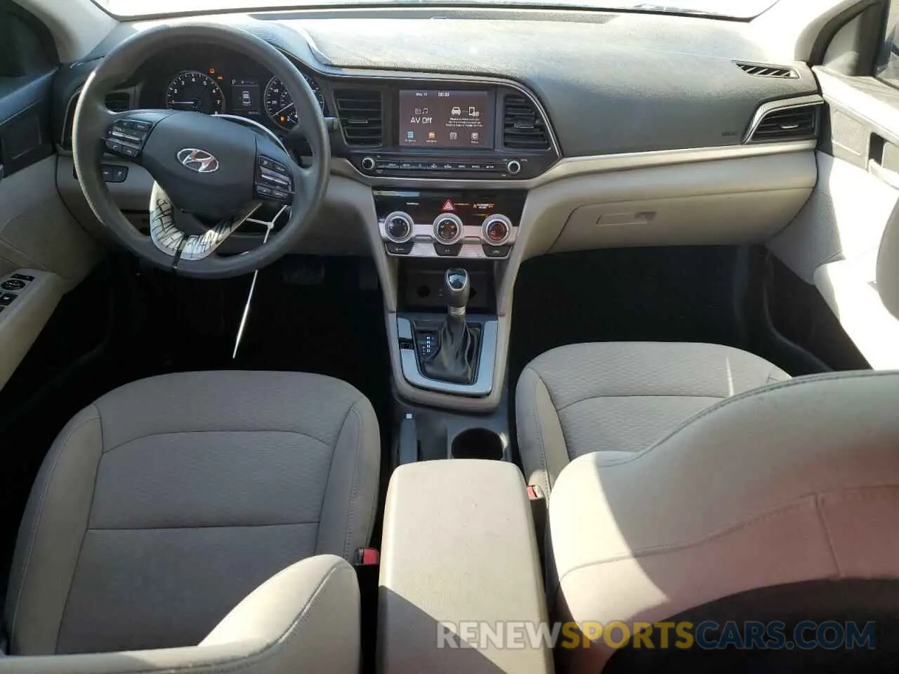 8 fotografías del automóvil dañado 5NPD84LF0KH411910 HYUNDAI ELANTRA 2019