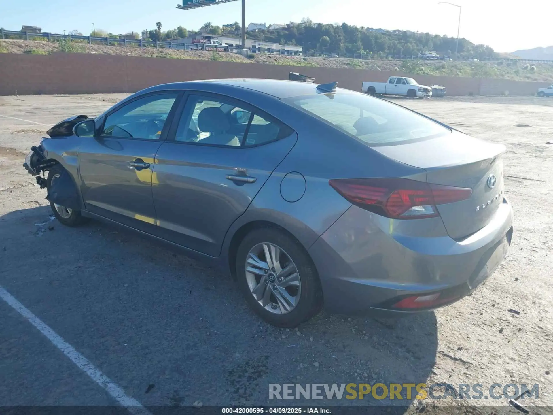 3 fotografías del automóvil dañado 5NPD84LF0KH422566 HYUNDAI ELANTRA 2019
