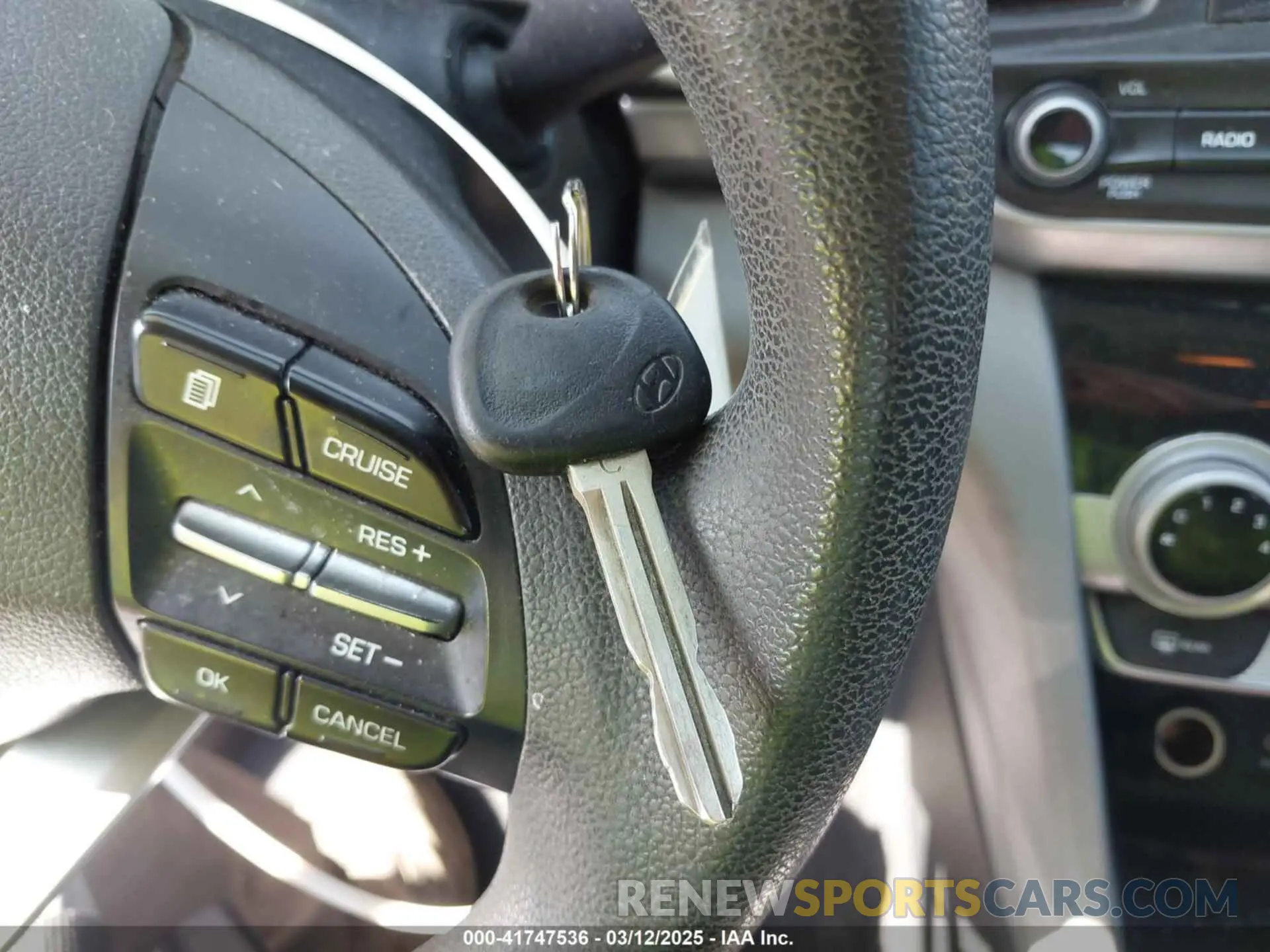 11 fotografías del automóvil dañado 5NPD84LF0KH435303 HYUNDAI ELANTRA 2019