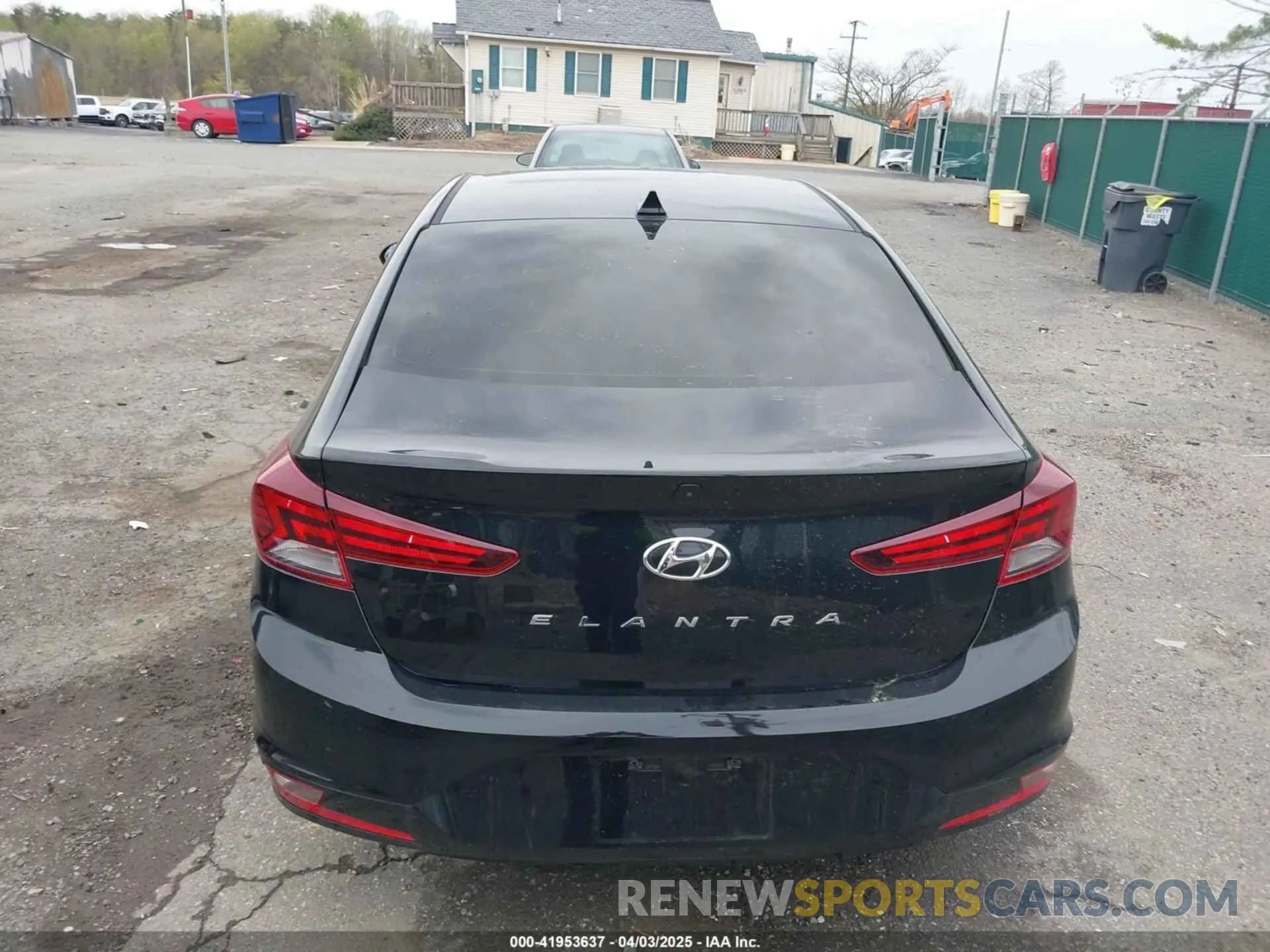 17 fotografías del automóvil dañado 5NPD84LF0KH439996 HYUNDAI ELANTRA 2019