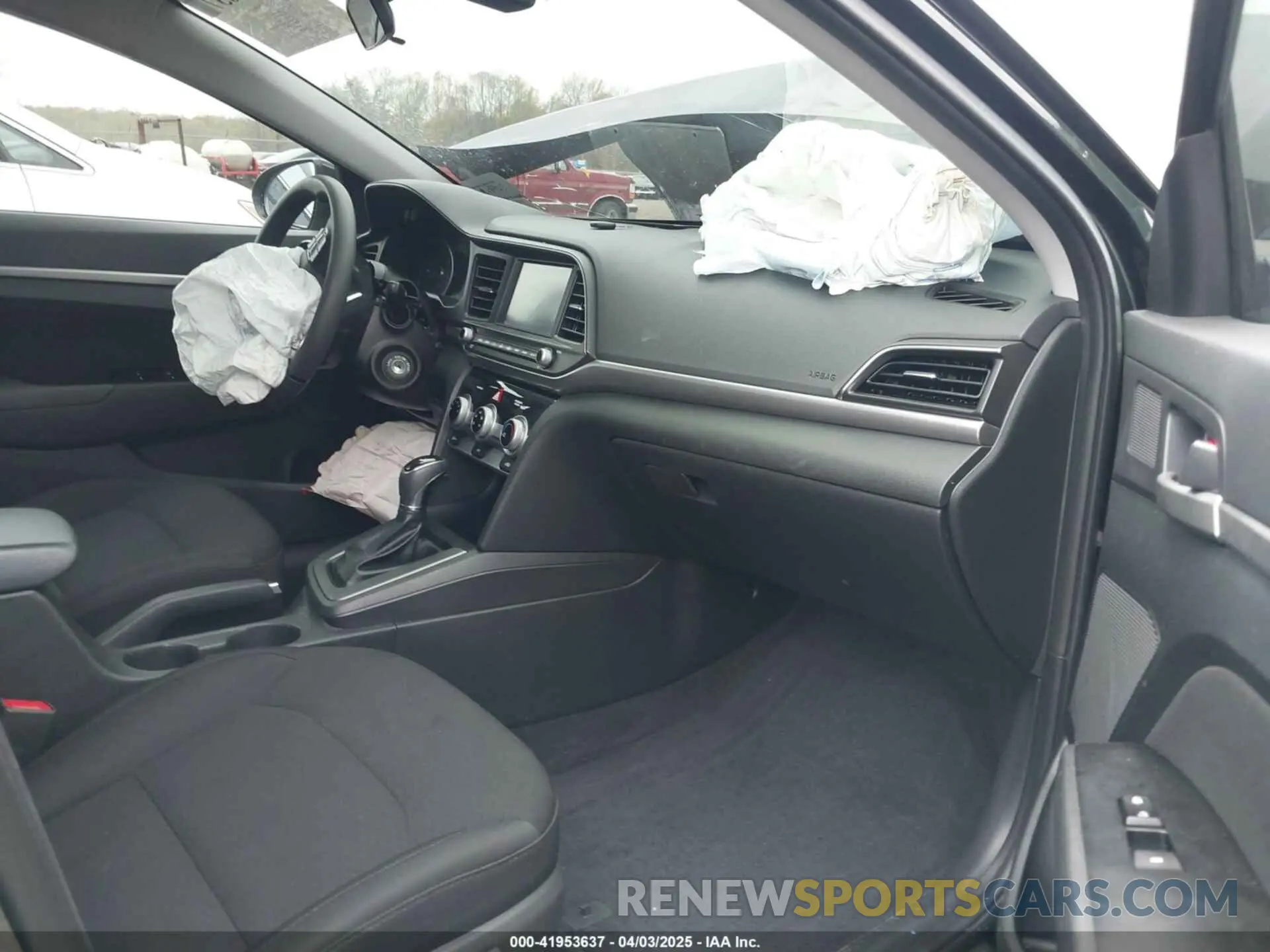 5 fotografías del automóvil dañado 5NPD84LF0KH439996 HYUNDAI ELANTRA 2019